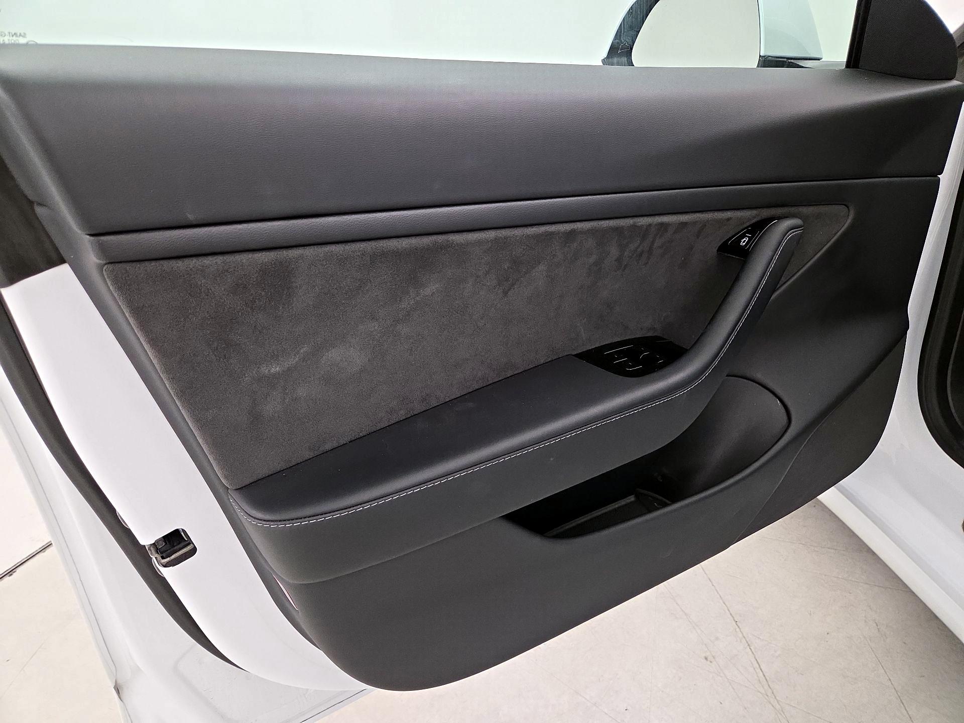 Thumbnail: 2020 Tesla Model 3 - 12