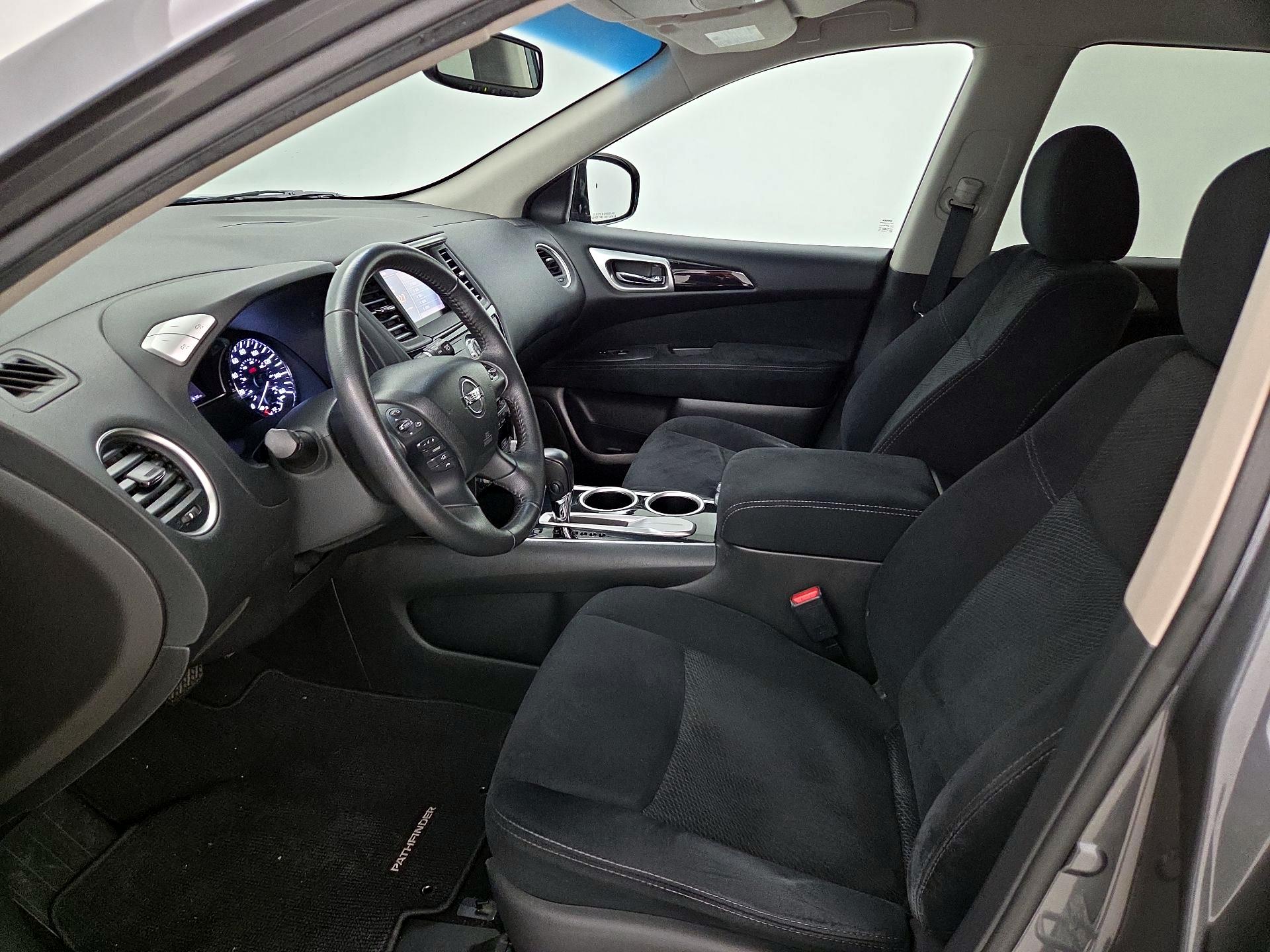 Thumbnail: 2016 Nissan Pathfinder - 11