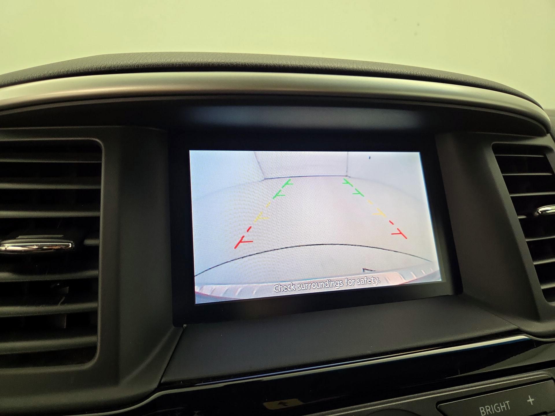 Thumbnail: 2016 Nissan Pathfinder - 14