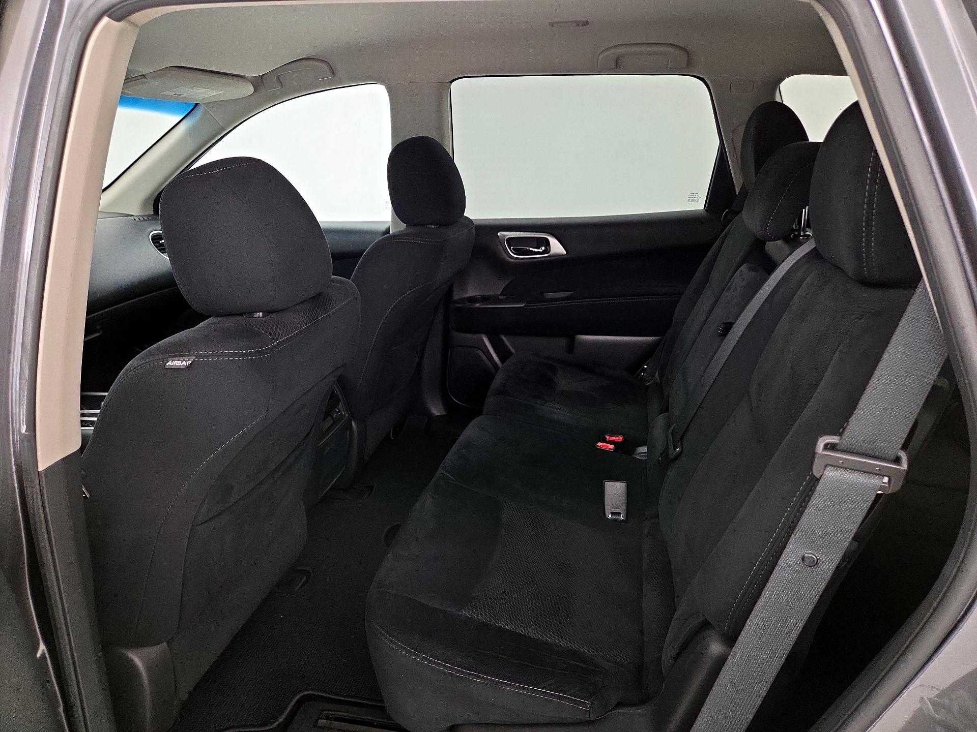 Thumbnail: 2016 Nissan Pathfinder - 19