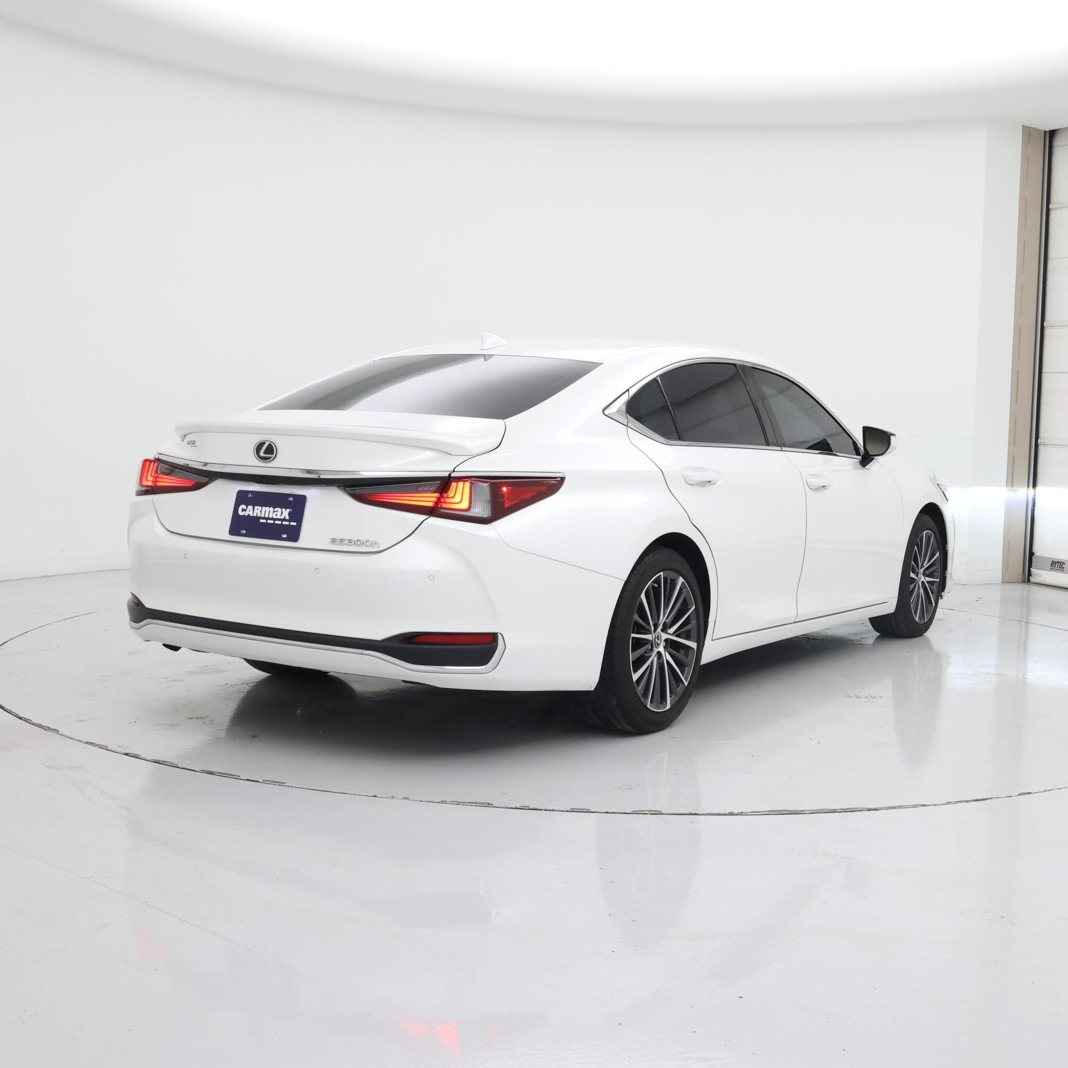 Thumbnail: 2023 Lexus ES - 8