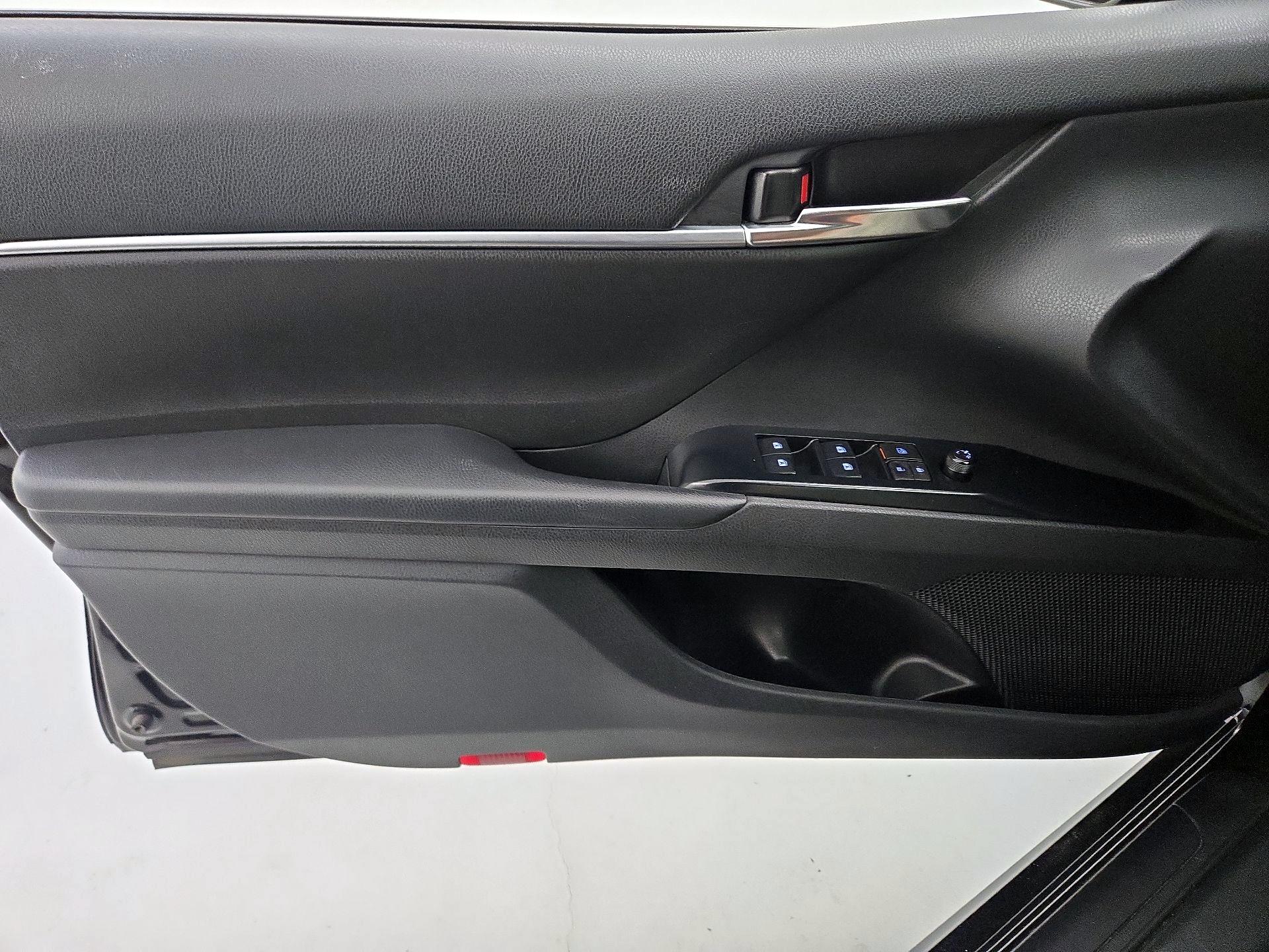 Thumbnail: 2020 Toyota Camry - 12