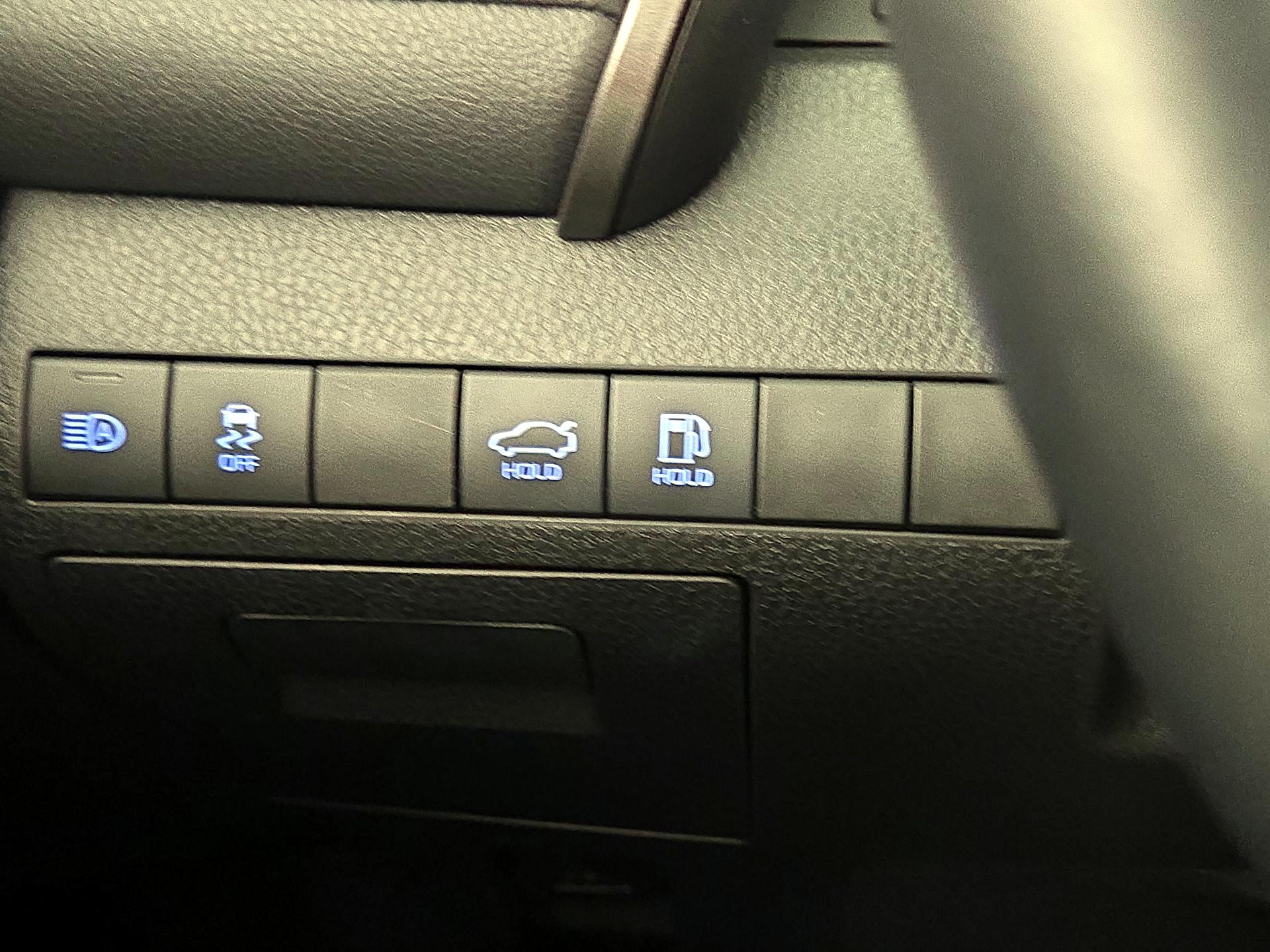 Thumbnail: 2020 Toyota Camry - 13