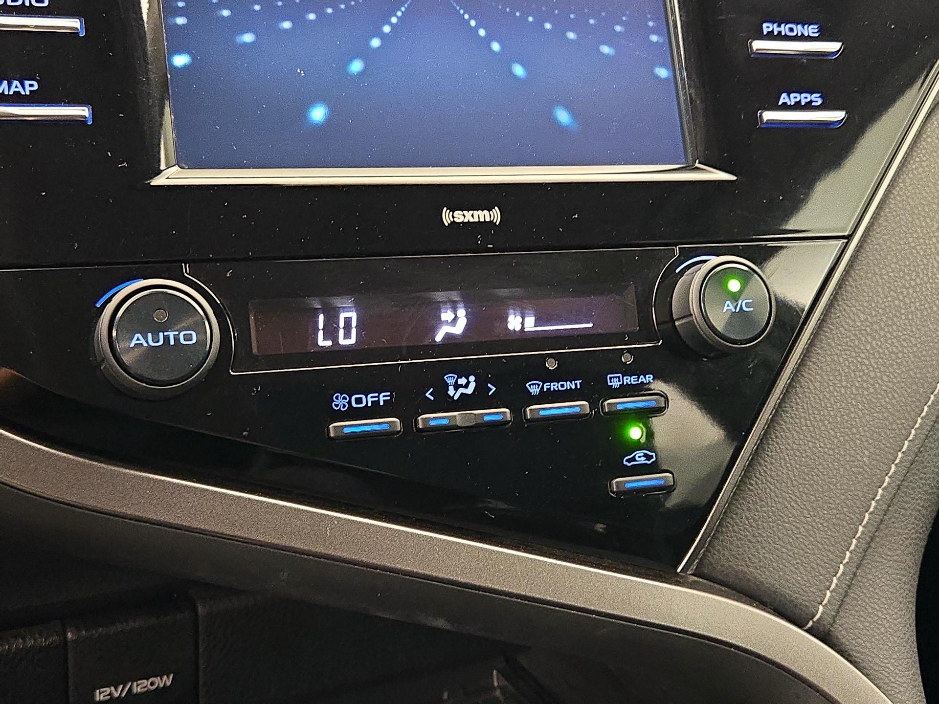 Thumbnail: 2020 Toyota Camry - 16