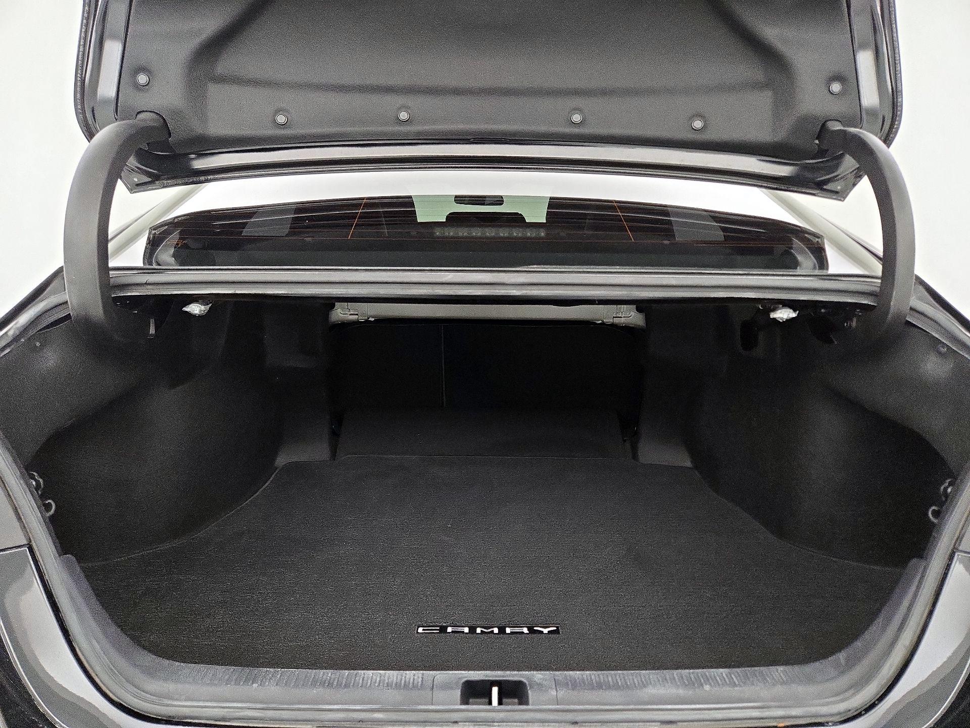 Thumbnail: 2020 Toyota Camry - 20