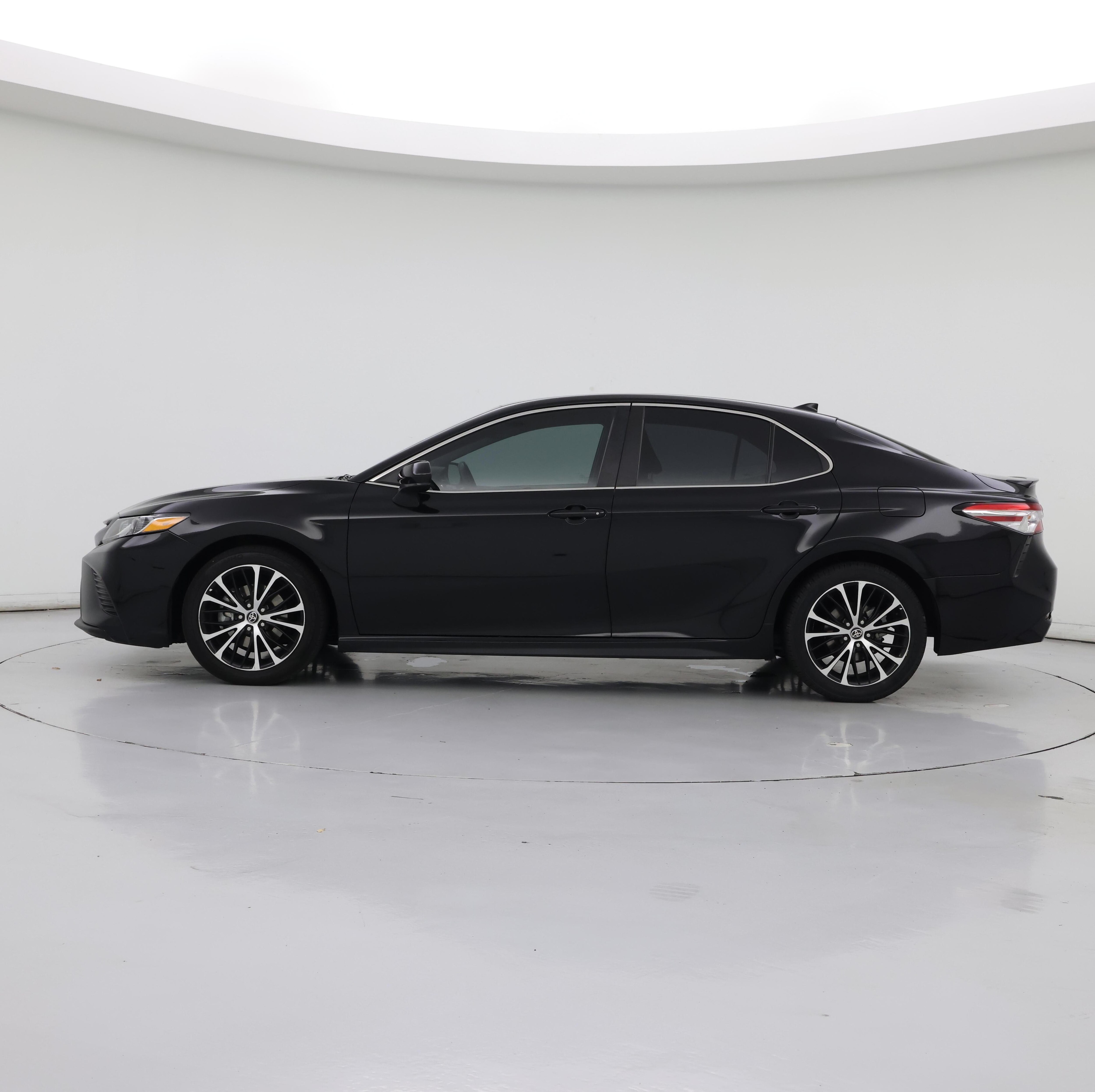 Thumbnail: 2020 Toyota Camry - 3