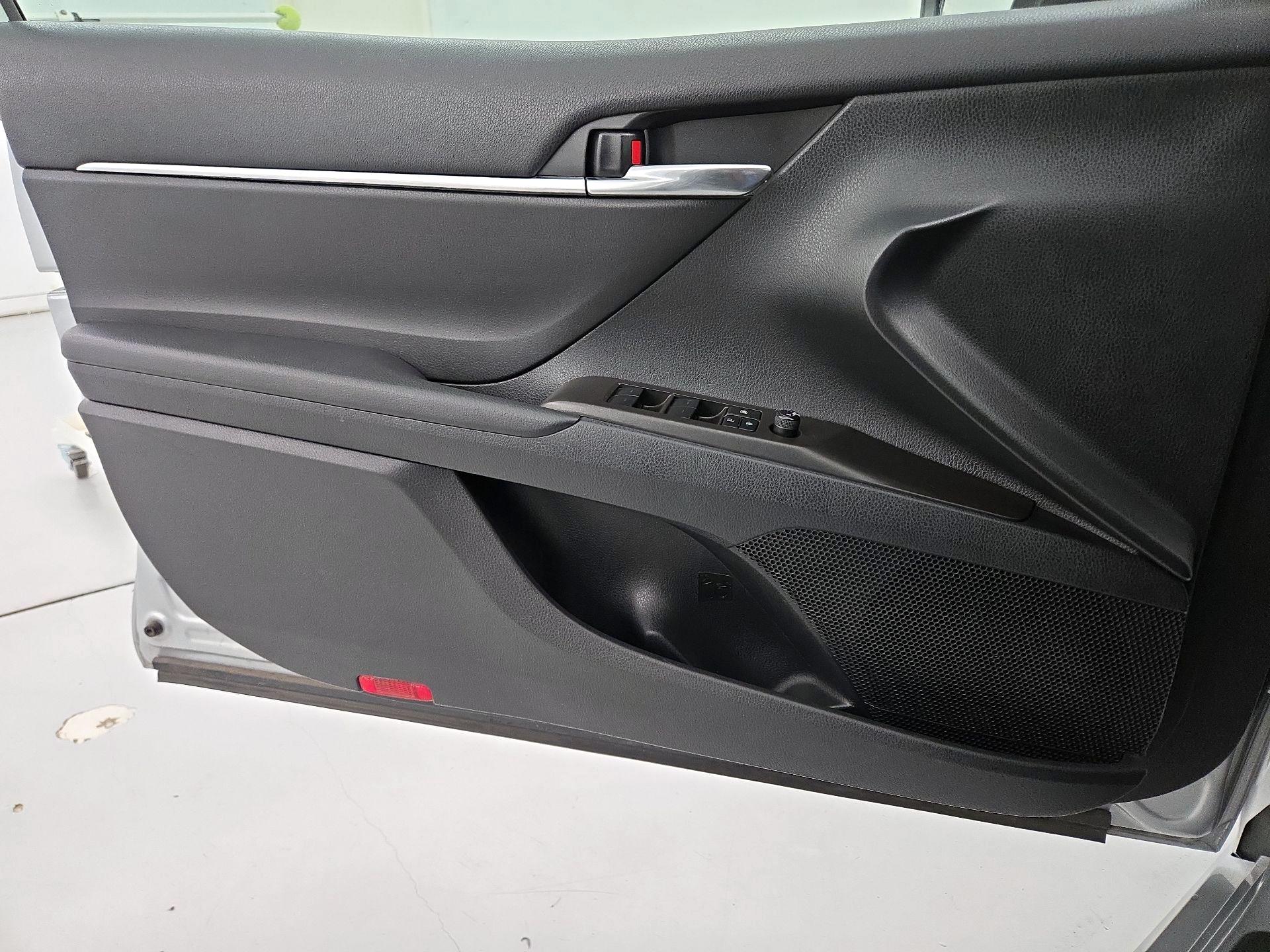 Thumbnail: 2023 Toyota Camry - 12