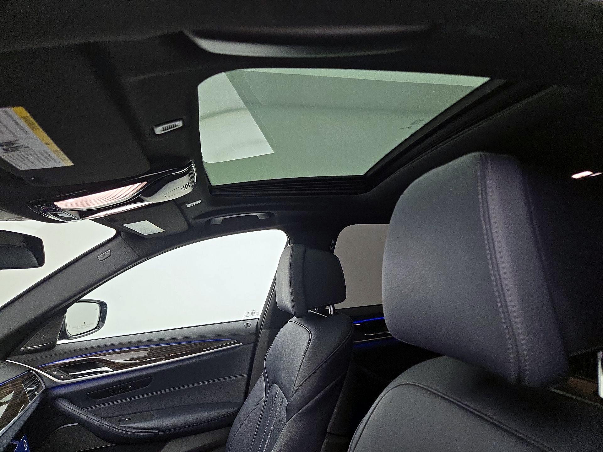 Thumbnail: 2020 BMW 5 Series - 20