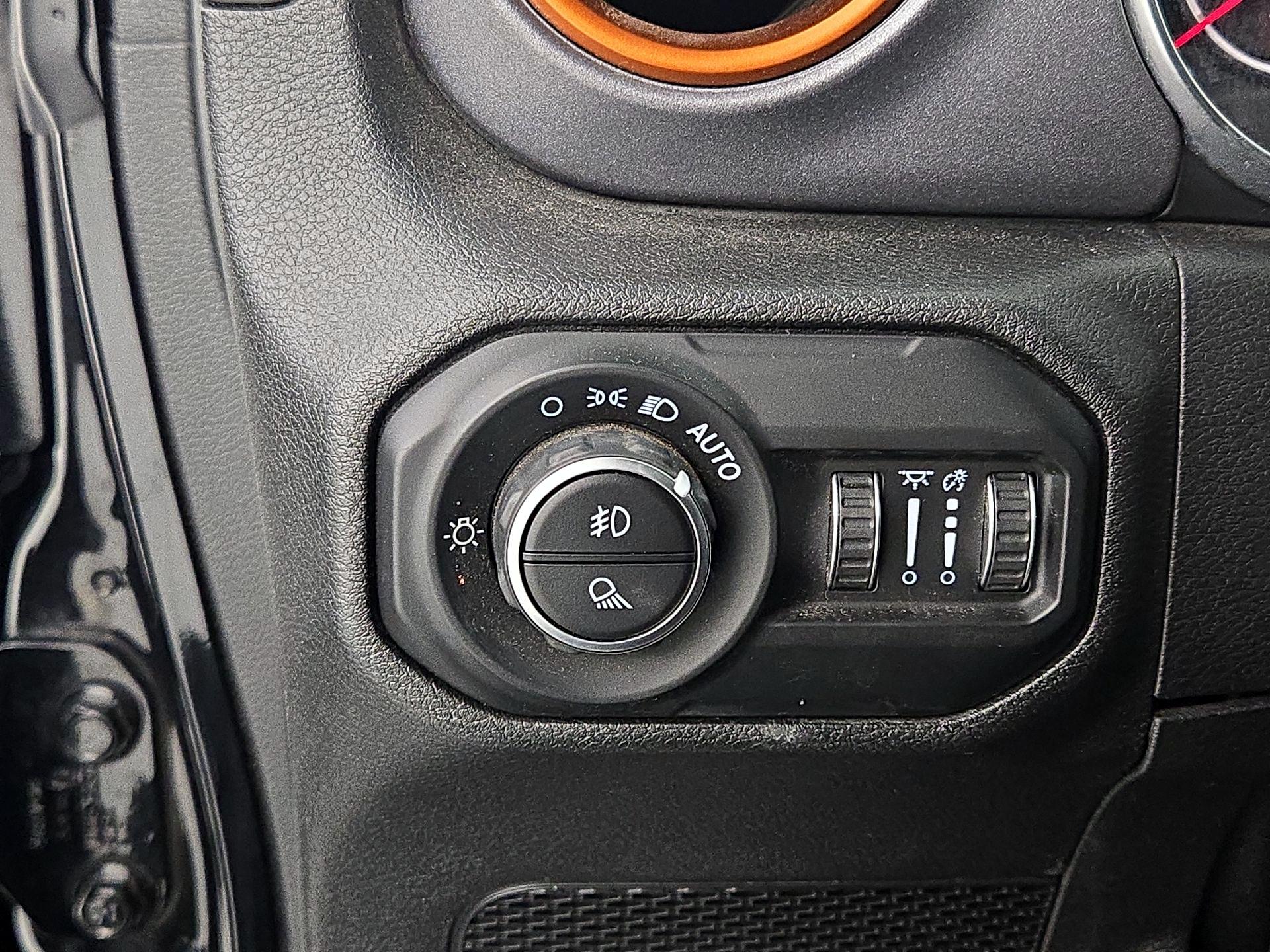 Thumbnail: 2021 Jeep Gladiator - 13