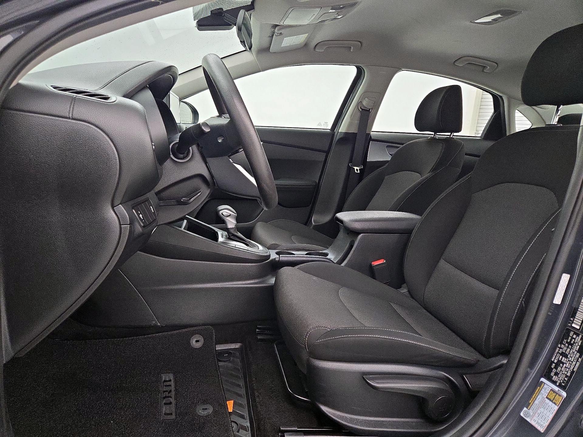 Thumbnail: 2022 Kia Forte - 11