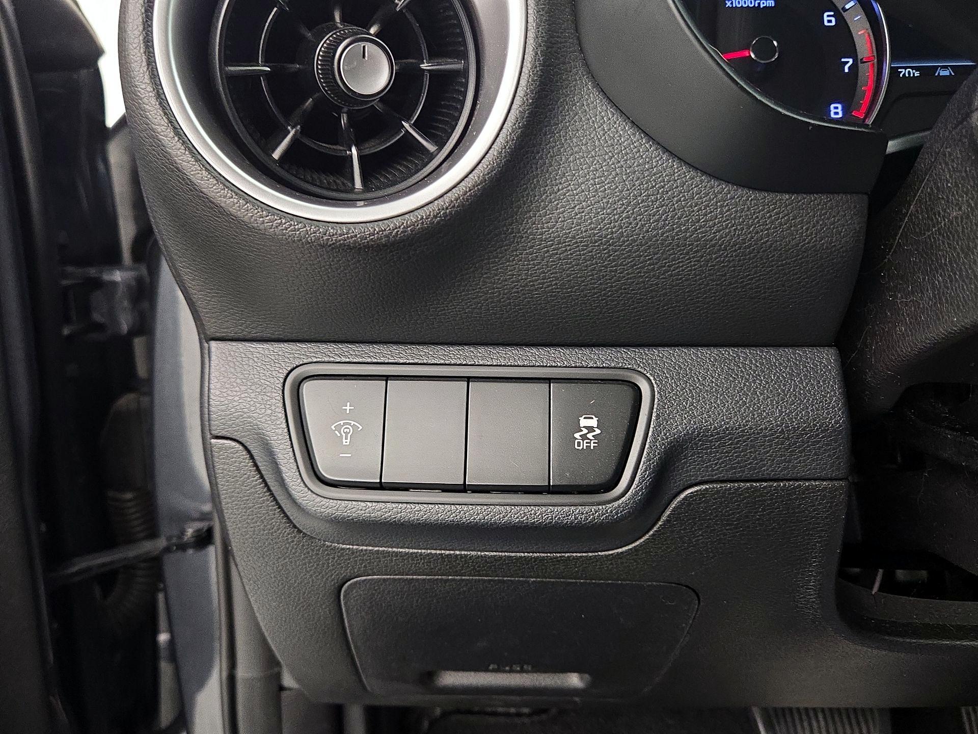 Thumbnail: 2022 Kia Forte - 13