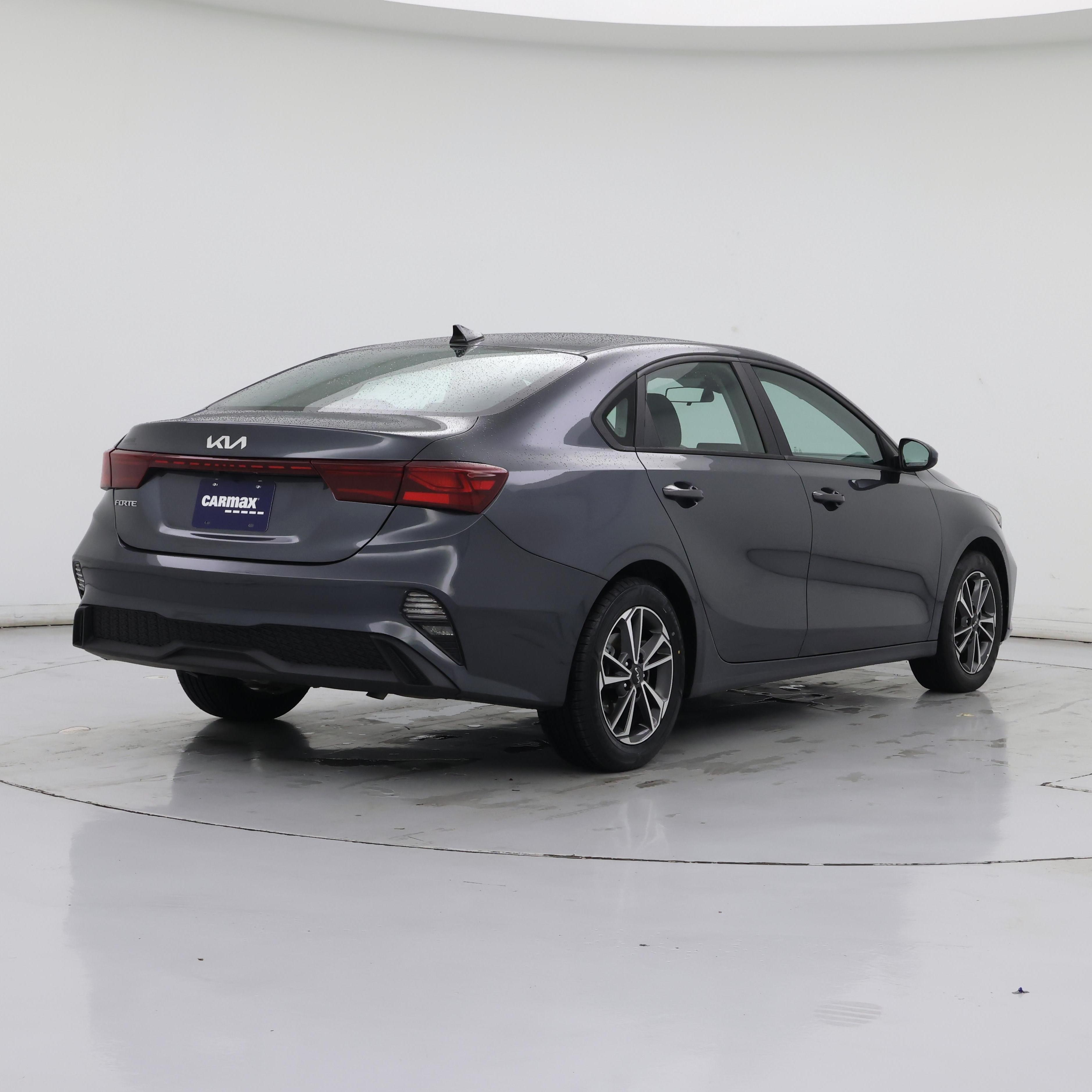 Thumbnail: 2022 Kia Forte - 8