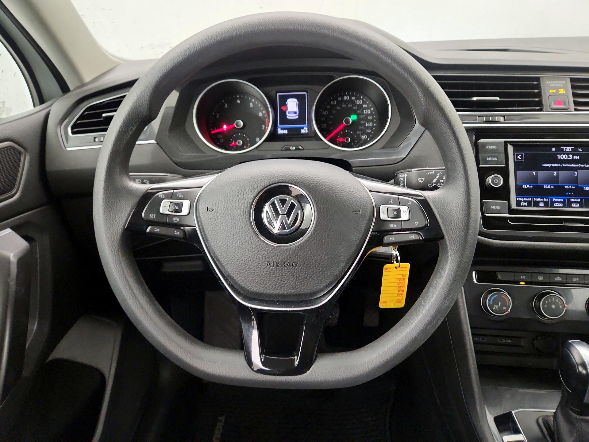 Thumbnail: 2021 Volkswagen Tiguan - 10