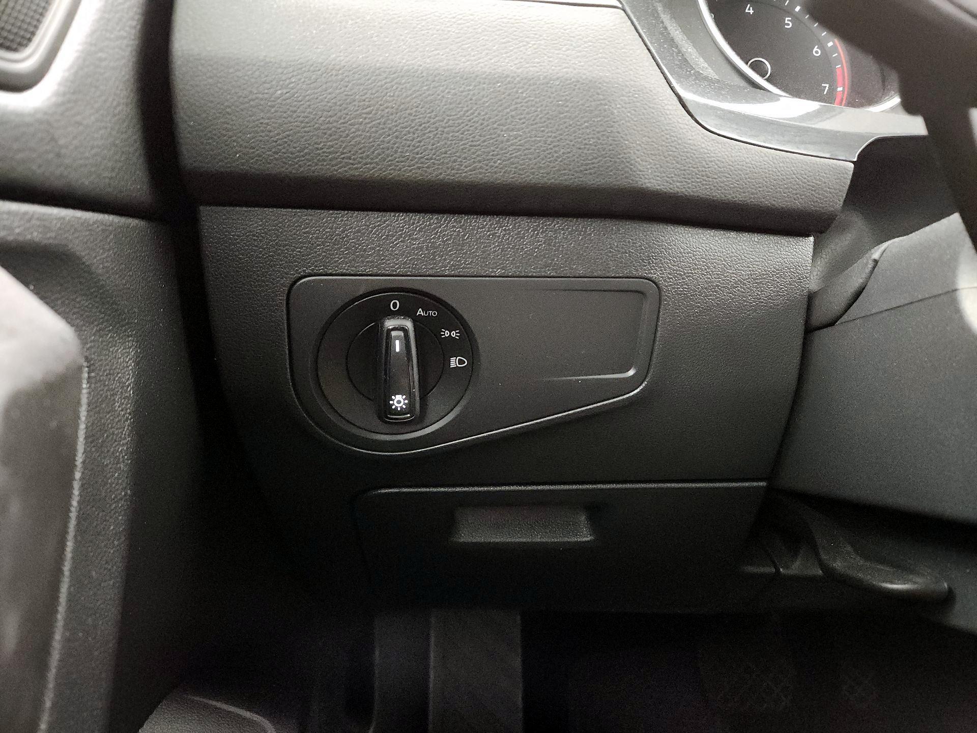 Thumbnail: 2021 Volkswagen Tiguan - 13