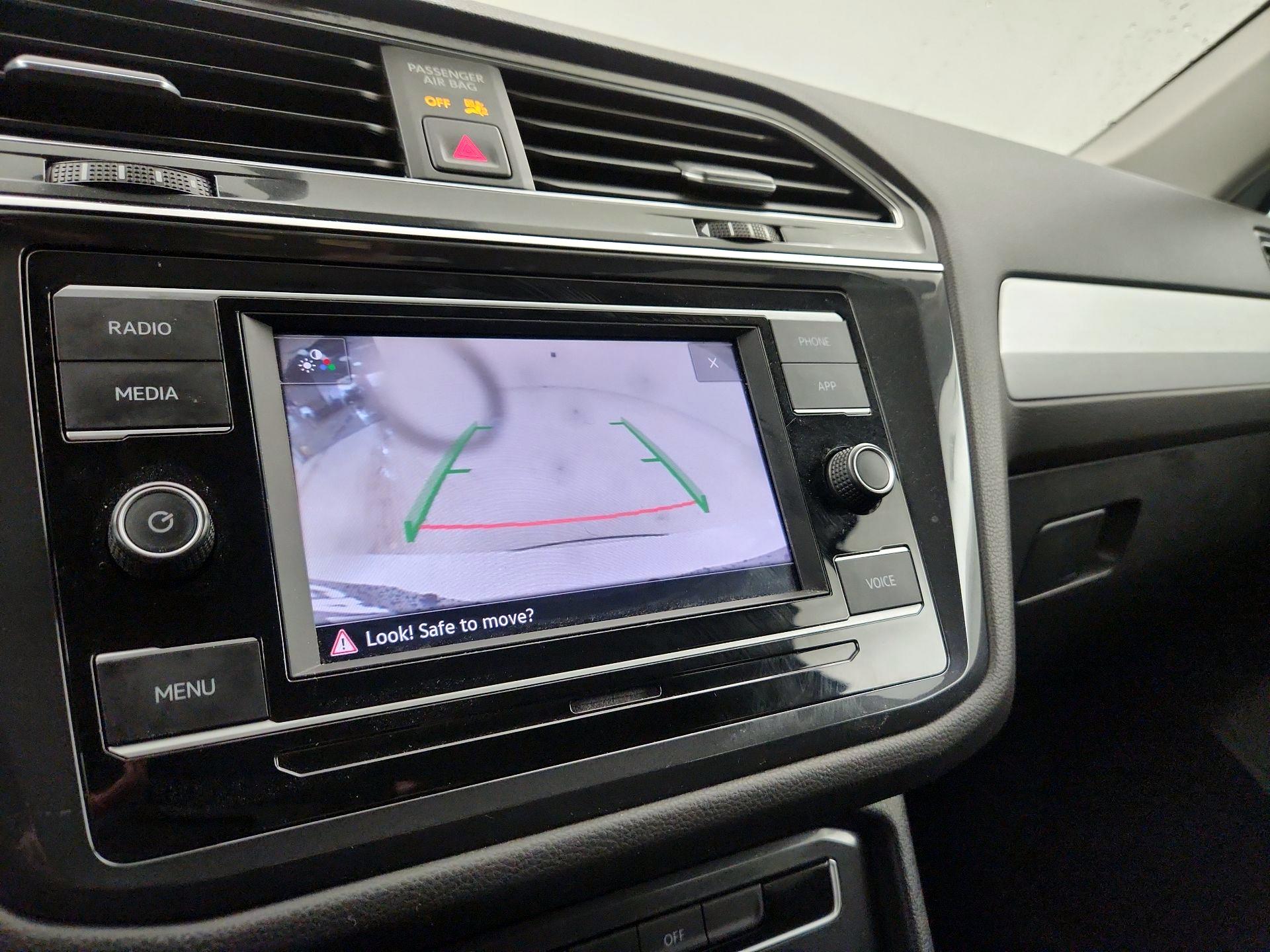 Thumbnail: 2021 Volkswagen Tiguan - 14