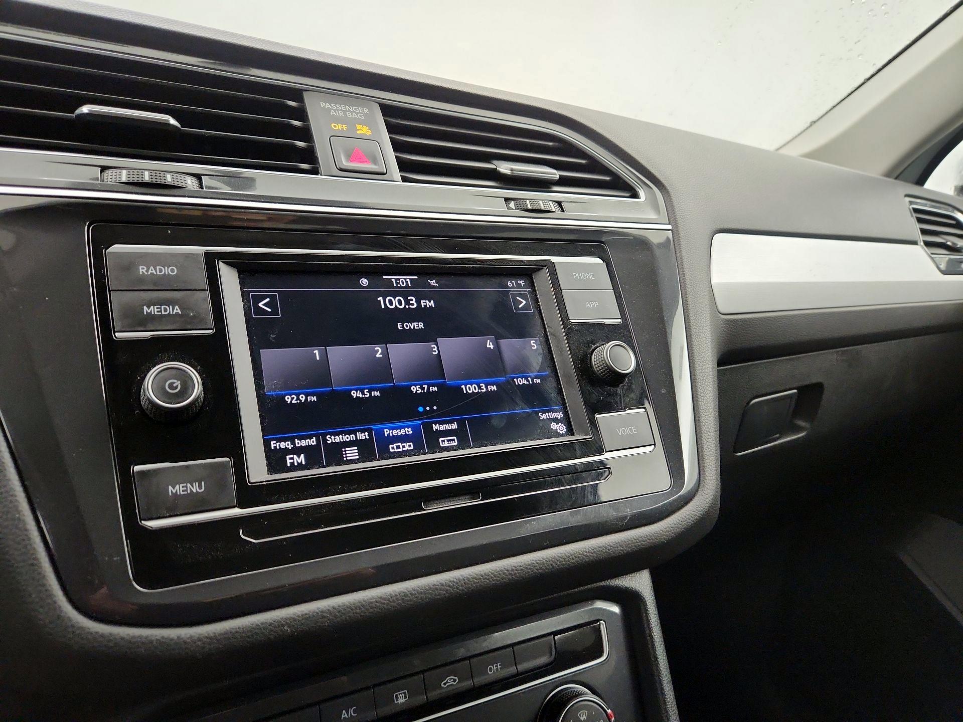 Thumbnail: 2021 Volkswagen Tiguan - 15