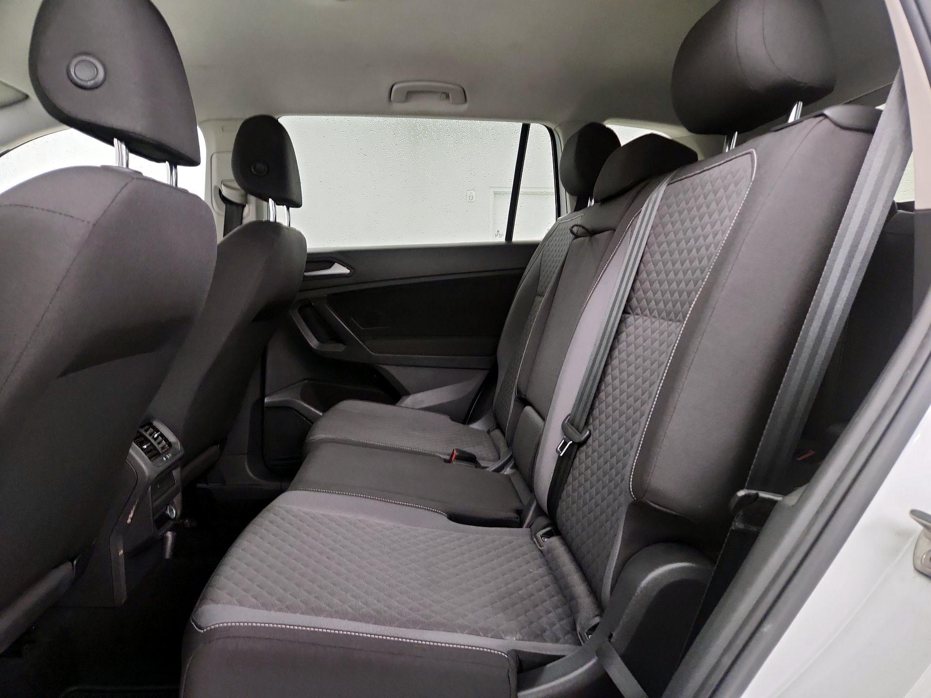 Thumbnail: 2021 Volkswagen Tiguan - 19