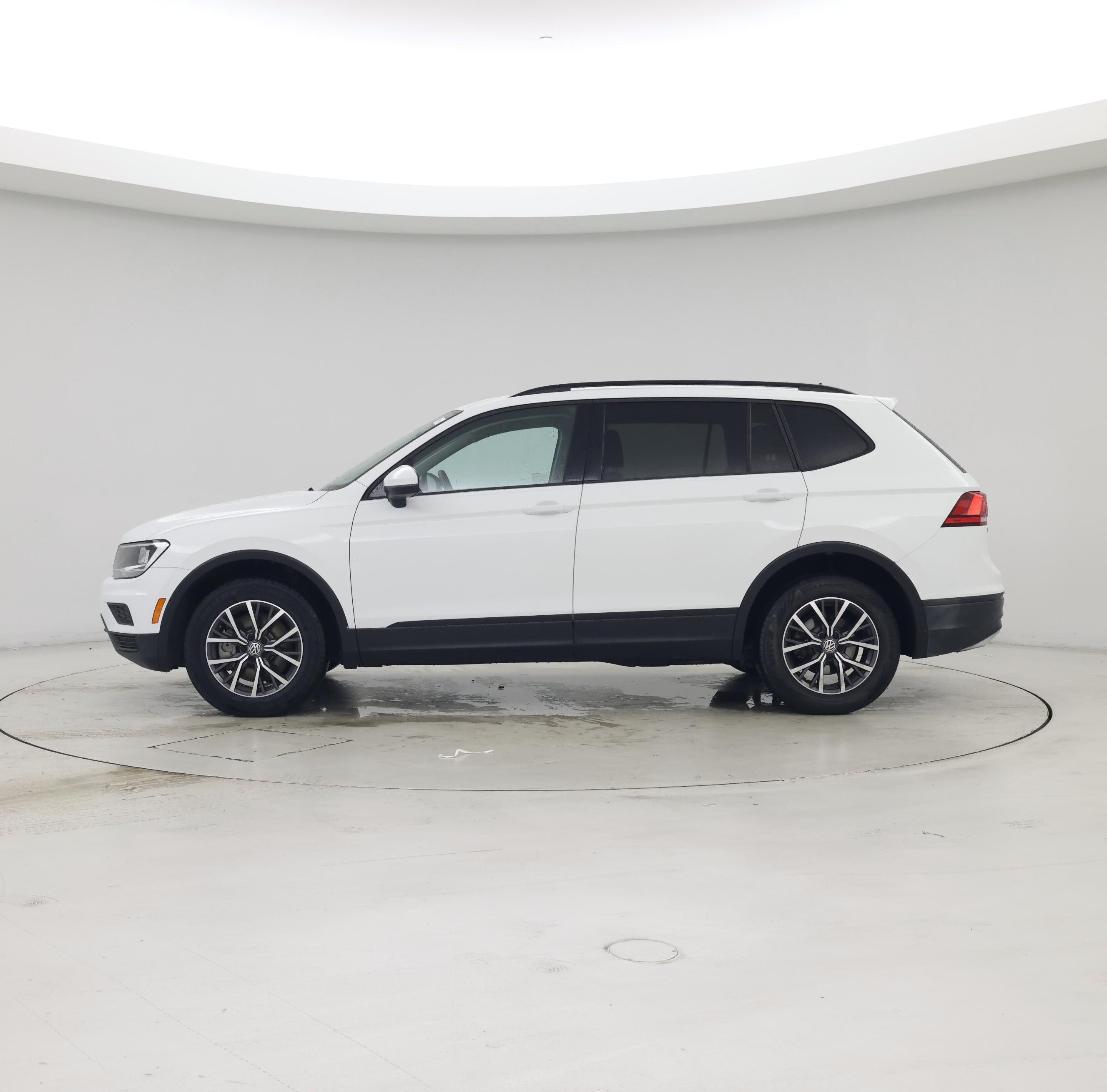 Thumbnail: 2021 Volkswagen Tiguan - 3