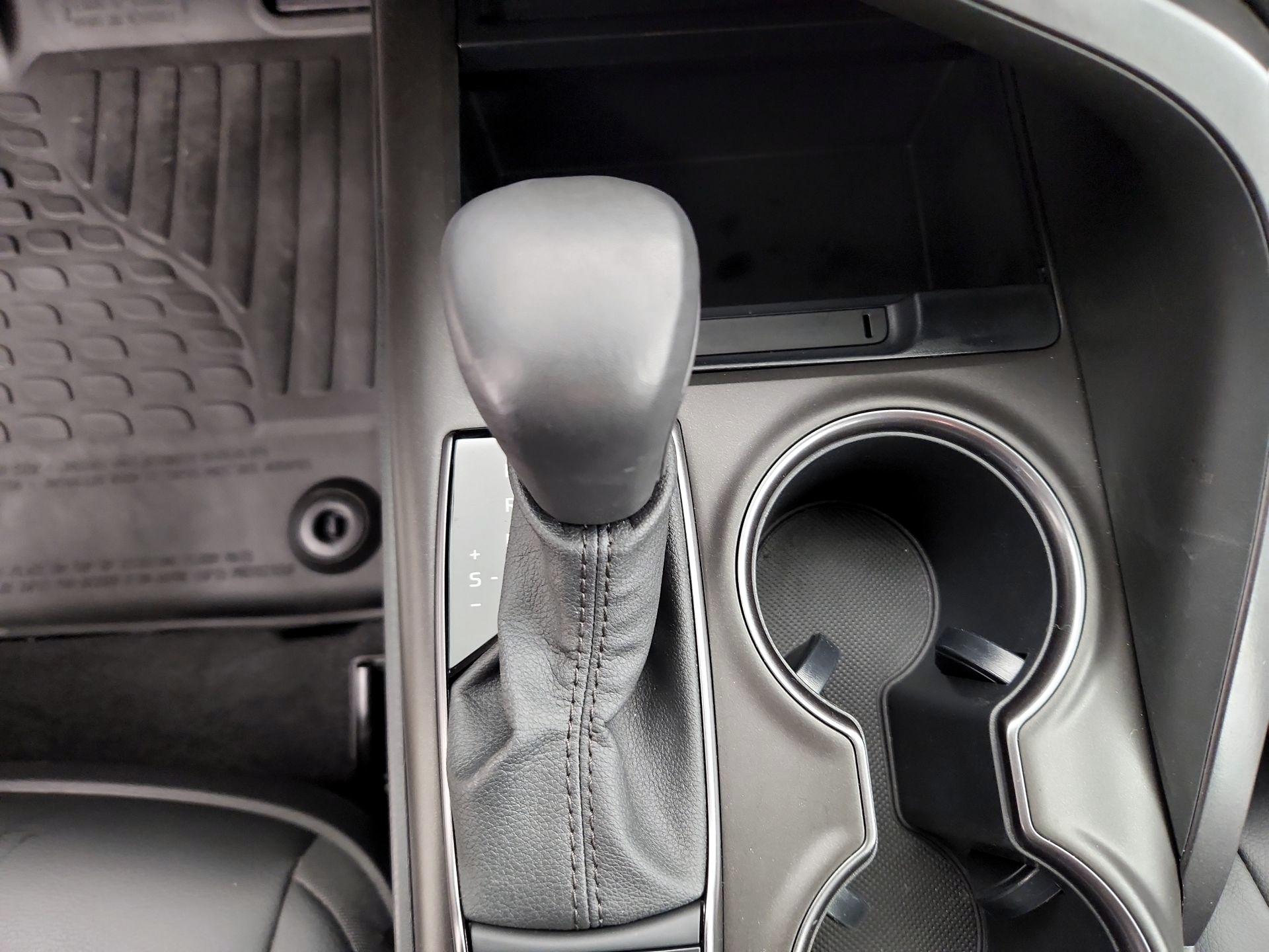 Thumbnail: 2023 Toyota Camry - 17