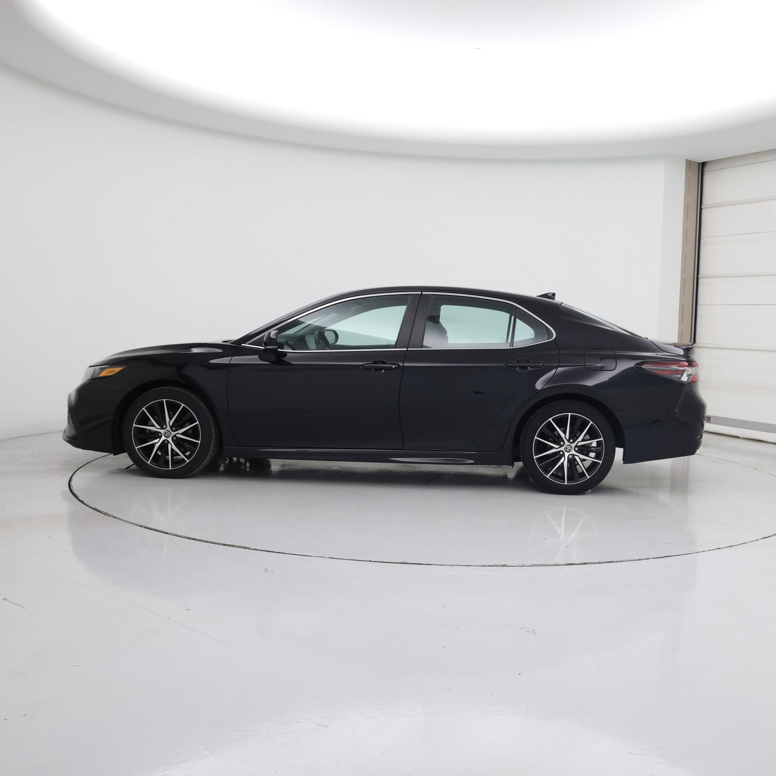 Thumbnail: 2023 Toyota Camry - 3