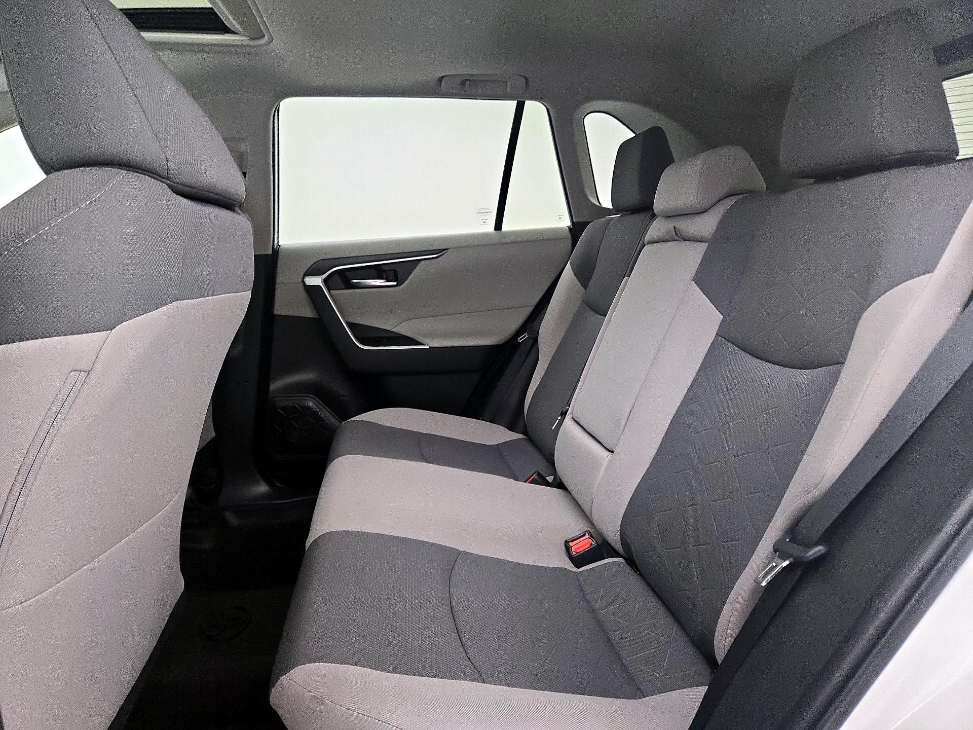 Thumbnail: 2022 Toyota RAV4 - 20