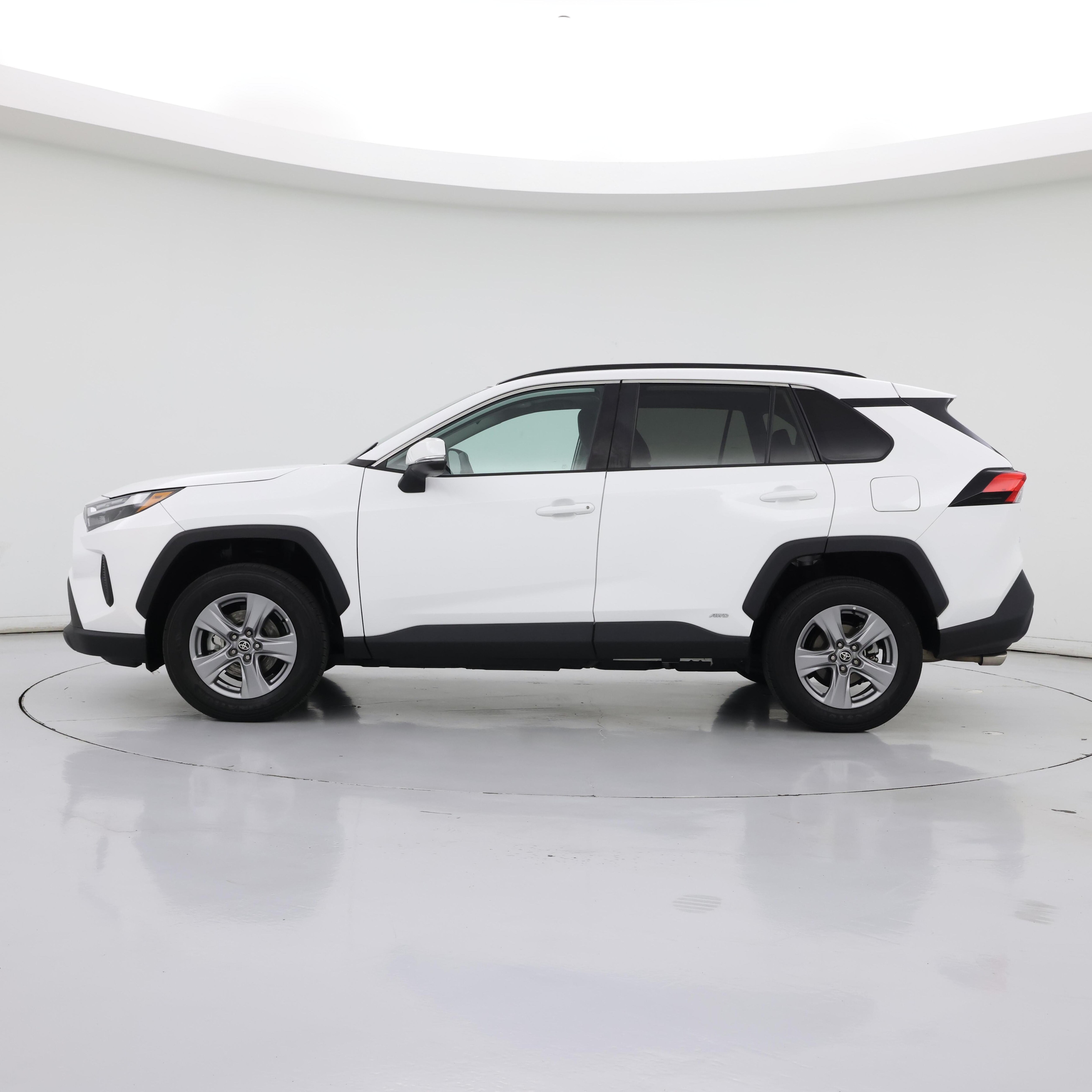 Thumbnail: 2022 Toyota RAV4 - 3