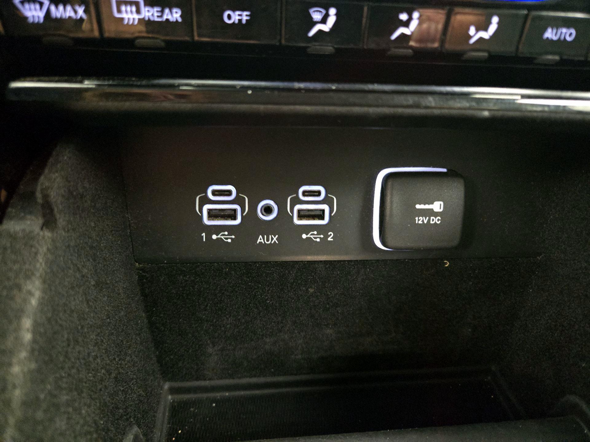 Thumbnail: 2022 Jeep Grand Cherokee - 18