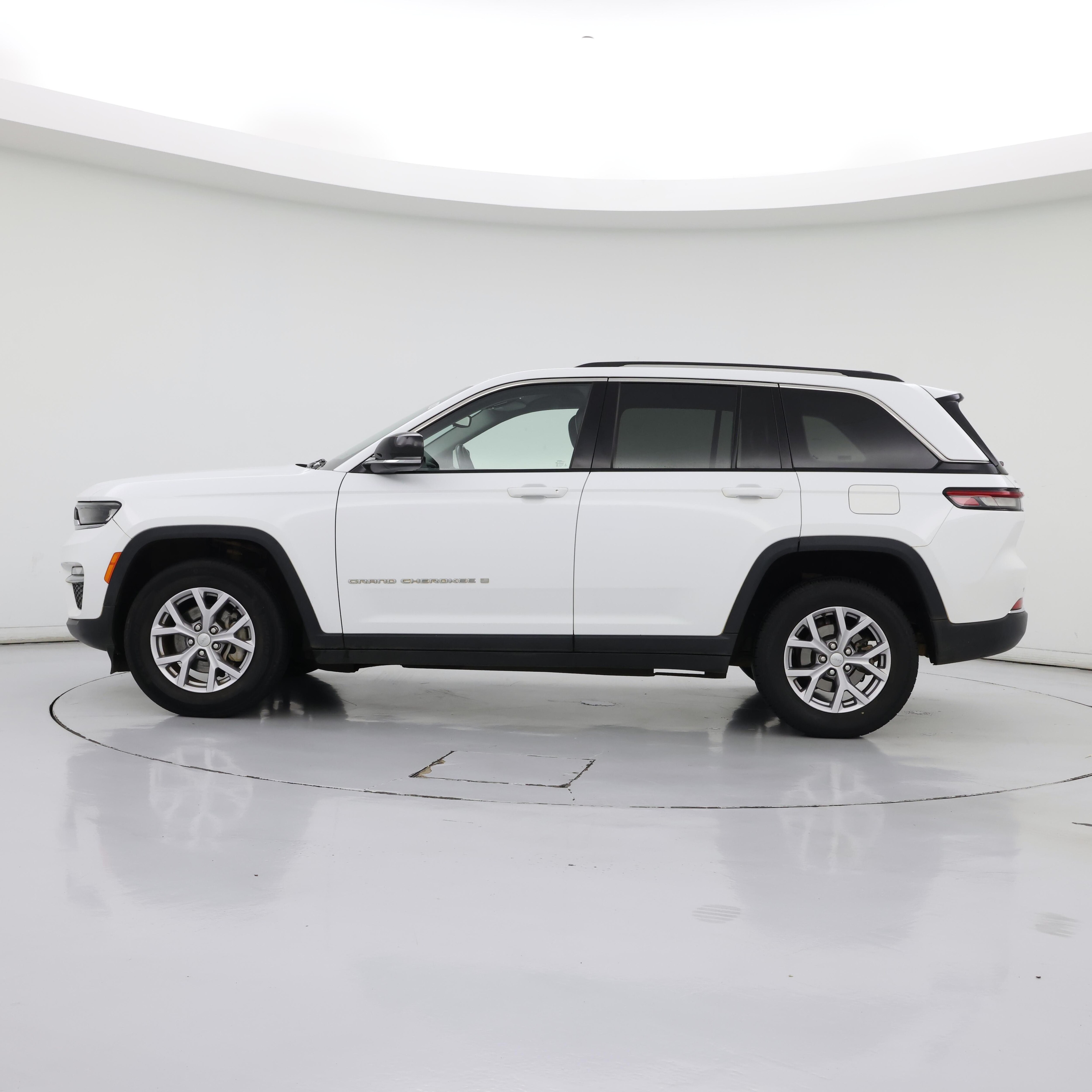 Thumbnail: 2022 Jeep Grand Cherokee - 3