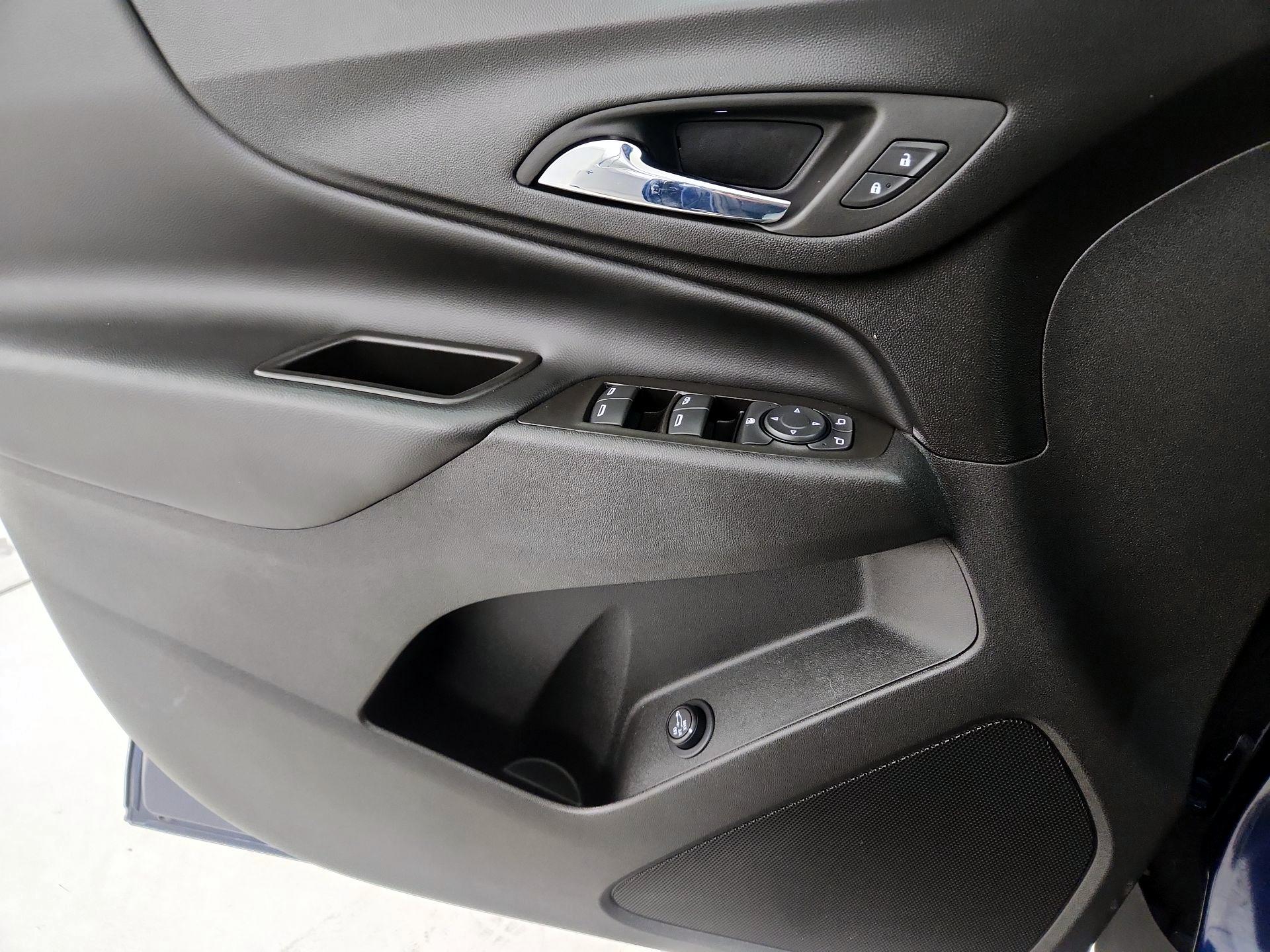 Thumbnail: 2022 Chevrolet Equinox - 12