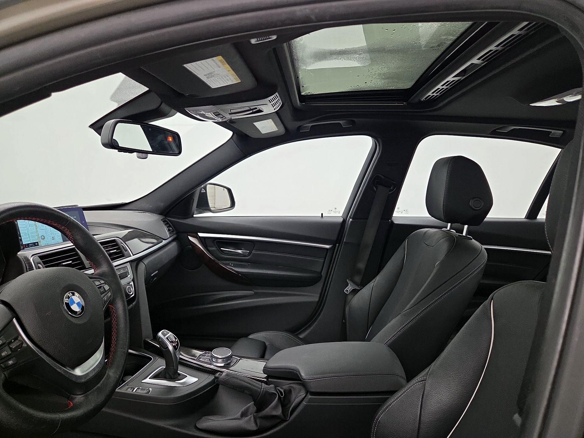 Thumbnail: 2018 BMW 3 Series - 20