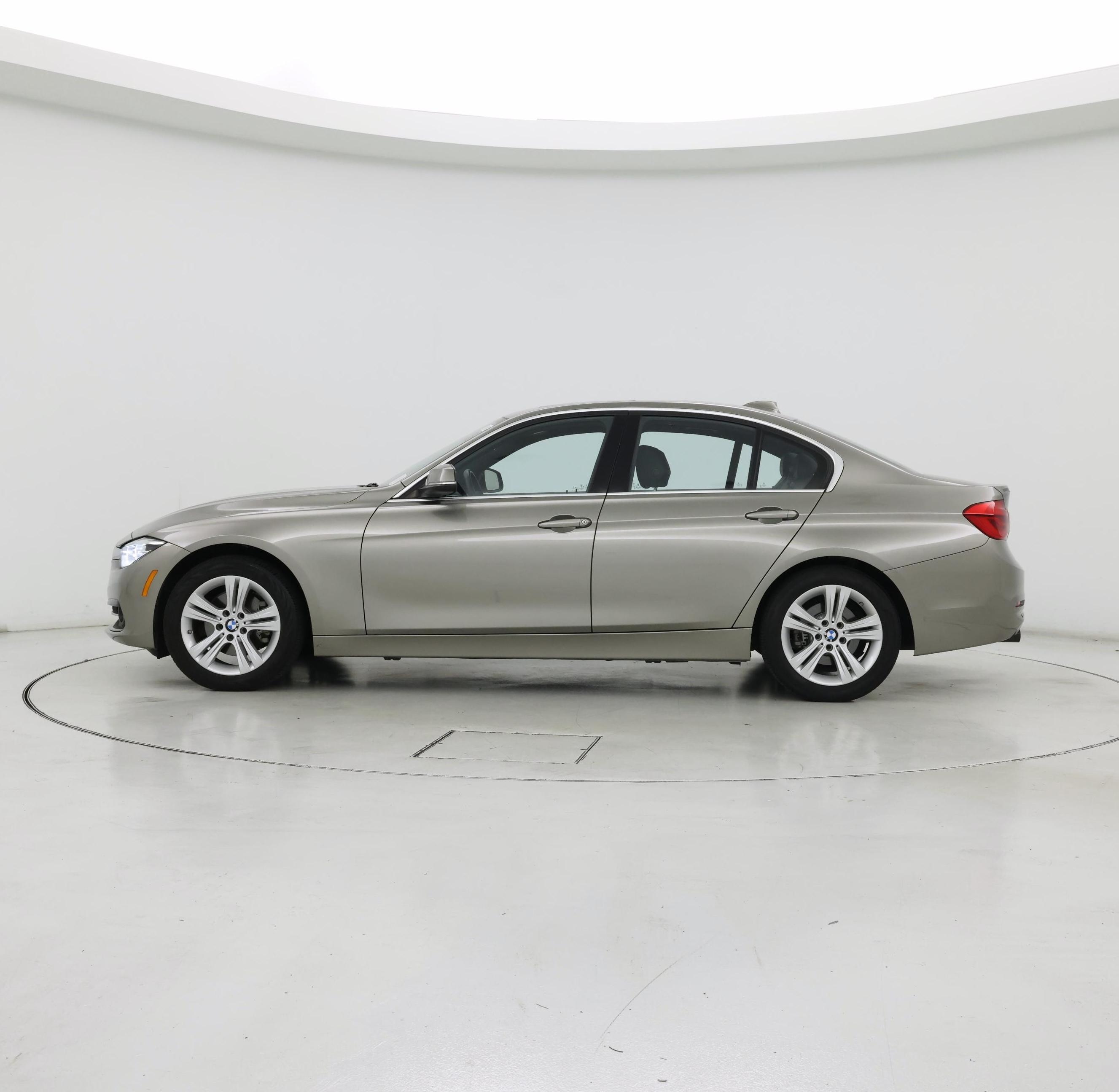 Thumbnail: 2018 BMW 3 Series - 3