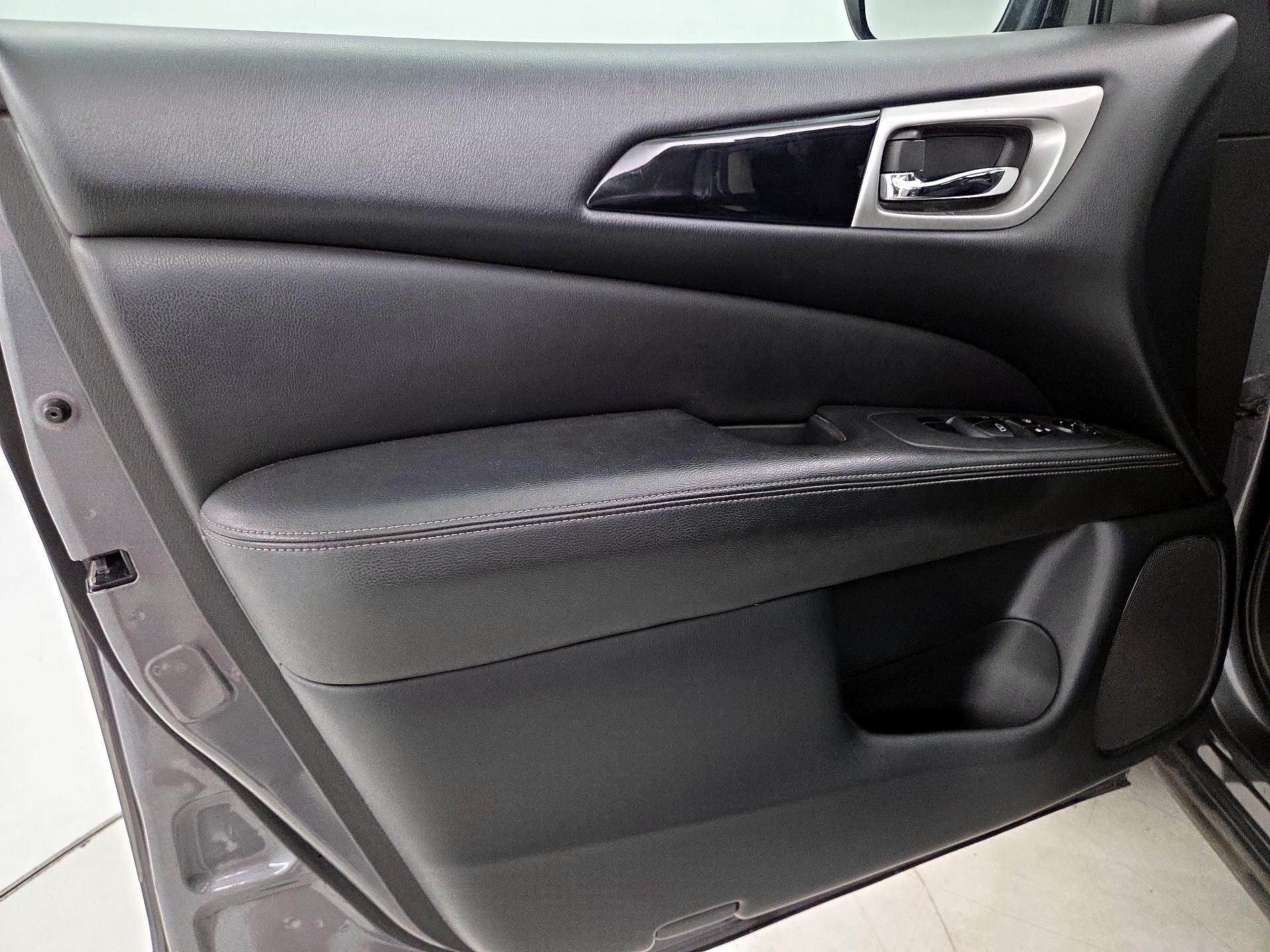 Thumbnail: 2018 Nissan Pathfinder - 12