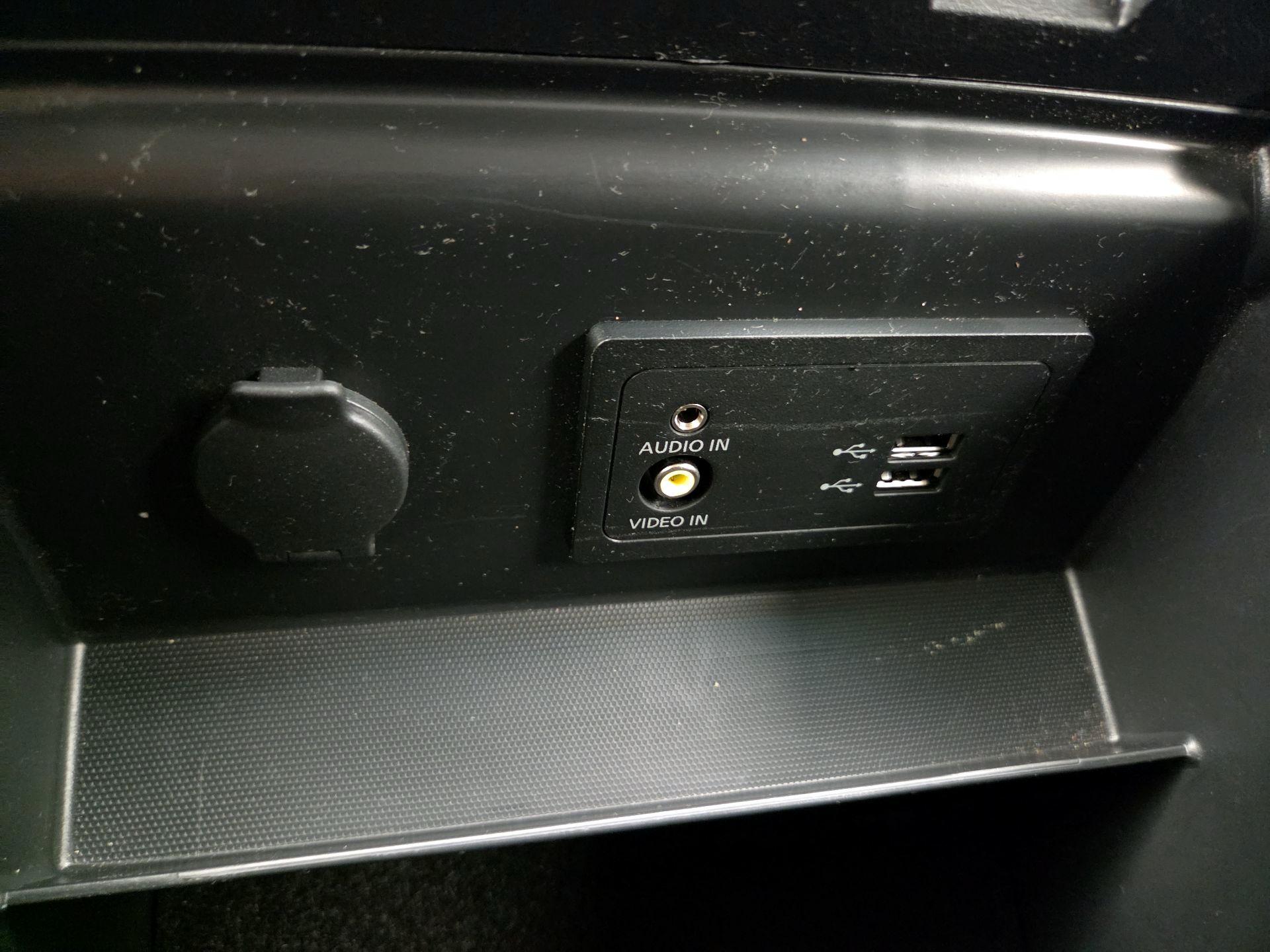 Thumbnail: 2018 Nissan Pathfinder - 18