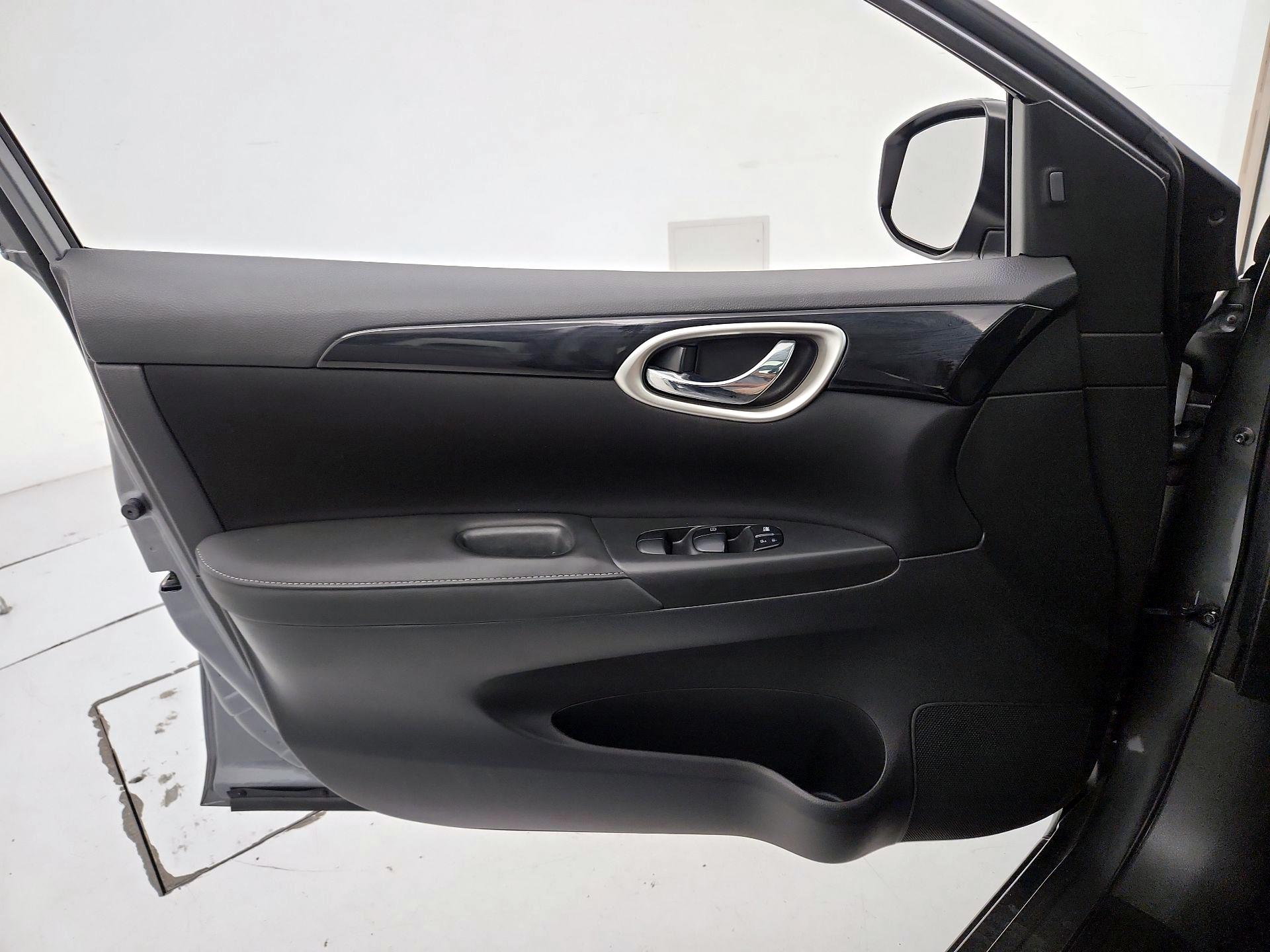 Thumbnail: 2019 Nissan Sentra - 12