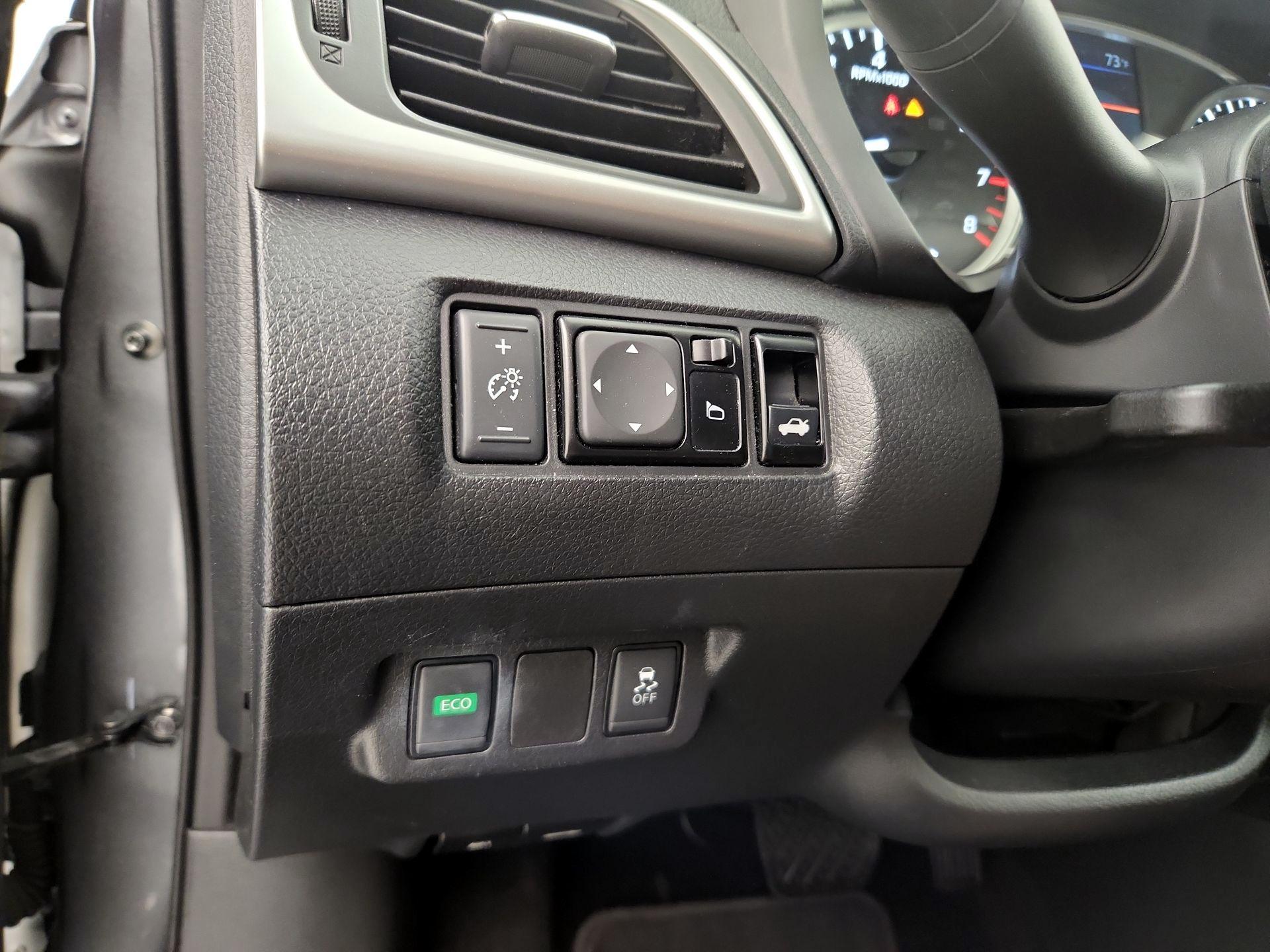 Thumbnail: 2019 Nissan Sentra - 13