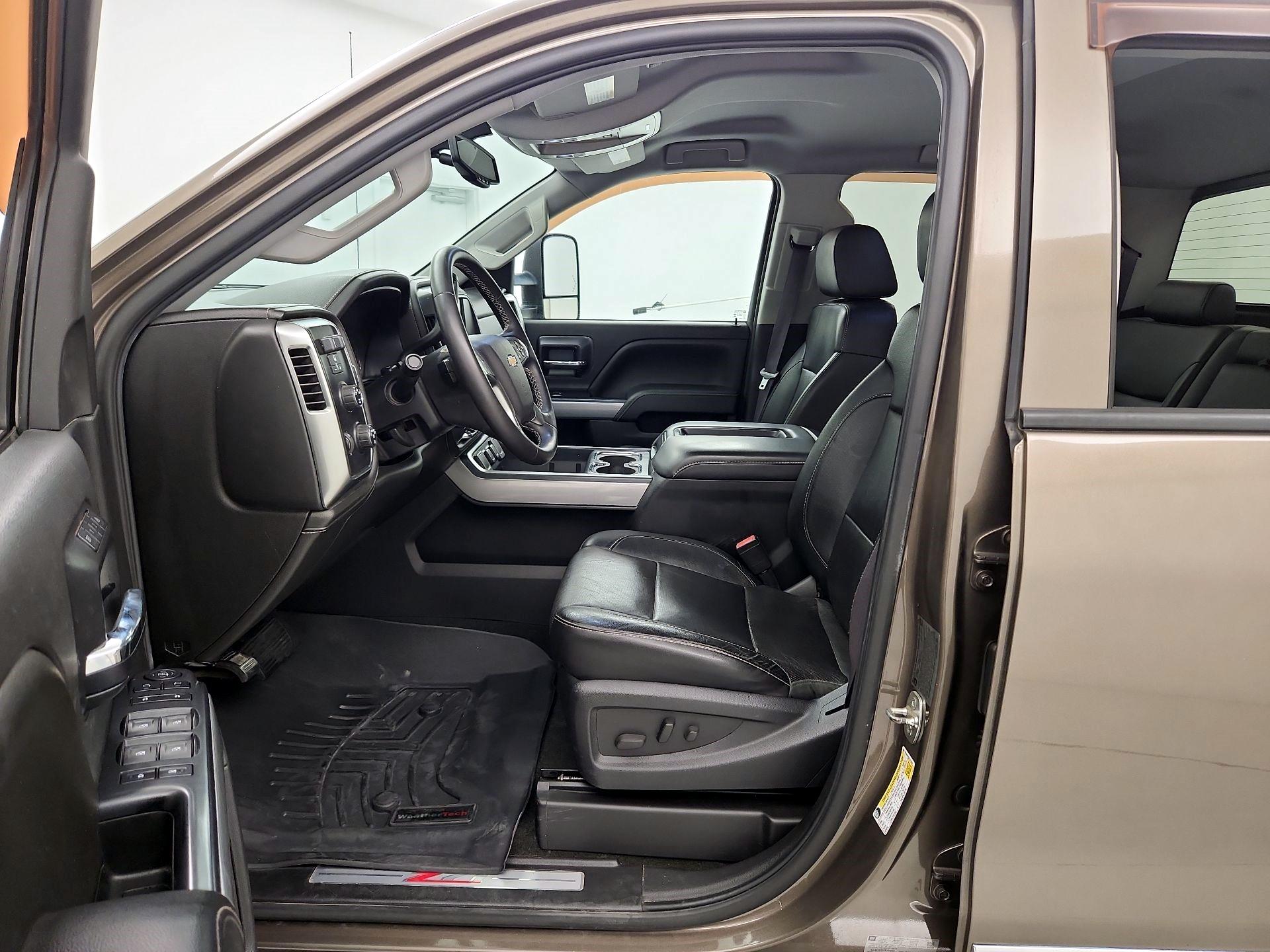 Thumbnail: 2015 Chevrolet Silverado 3500 - 11