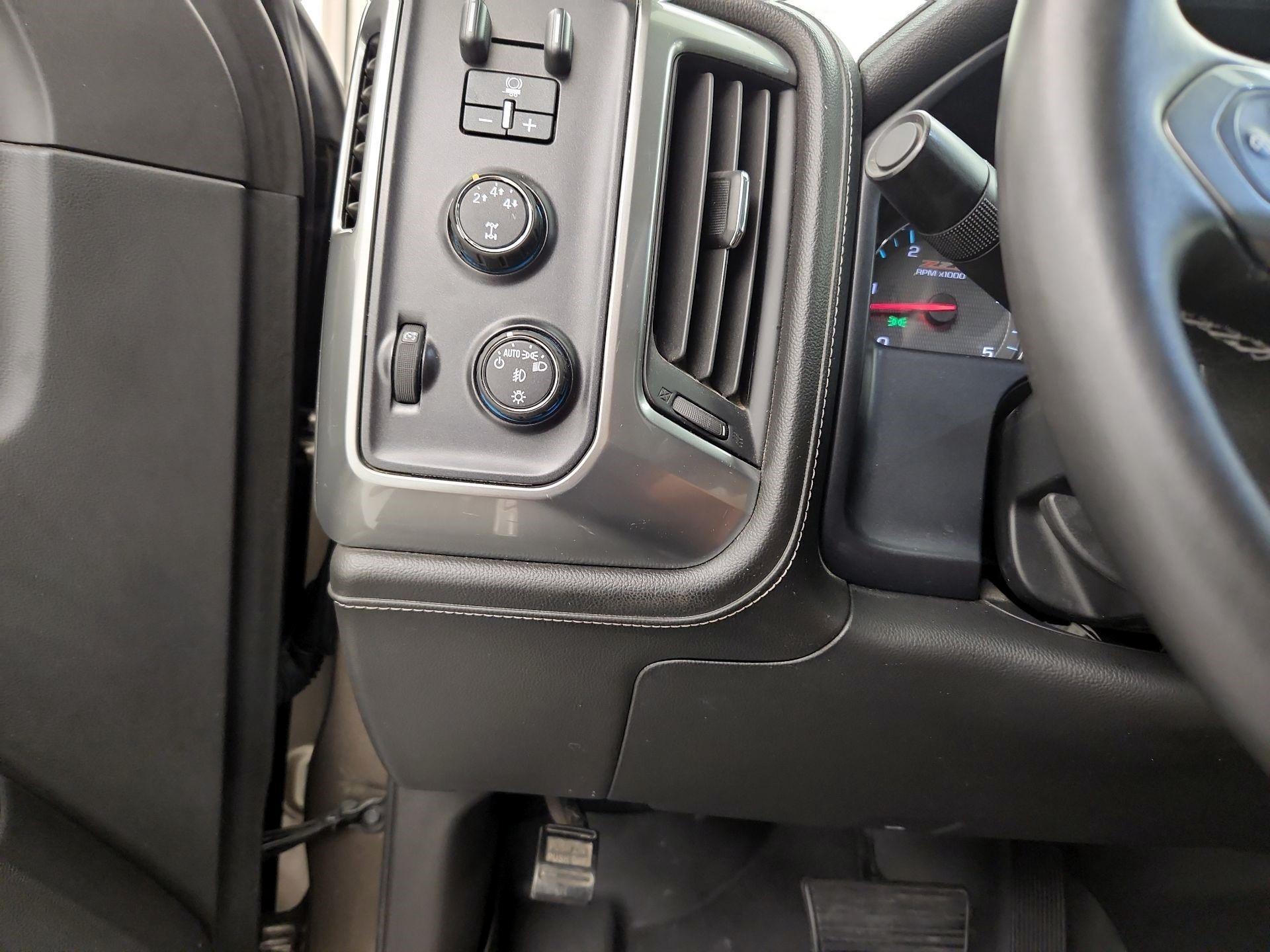 Thumbnail: 2015 Chevrolet Silverado 3500 - 13