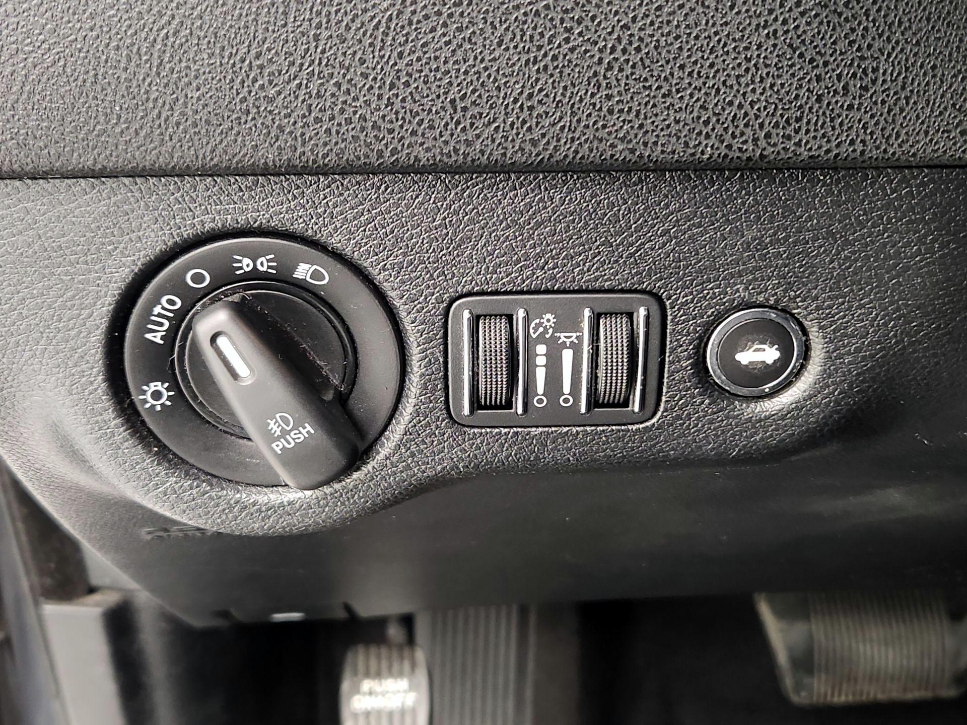 Thumbnail: 2018 Dodge Charger - 13