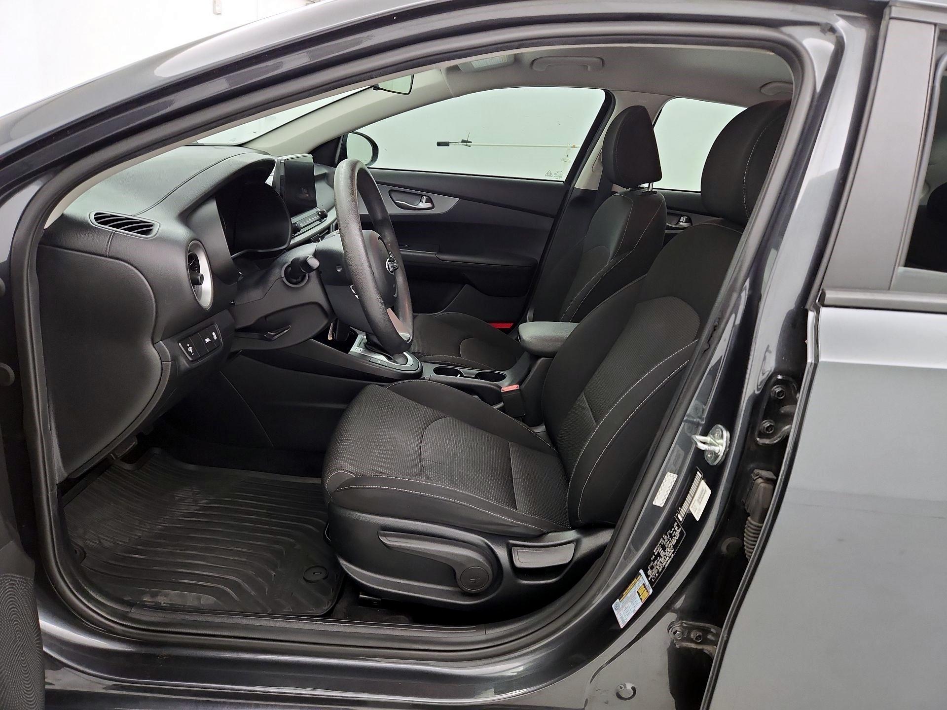 Thumbnail: 2021 Kia Forte - 11