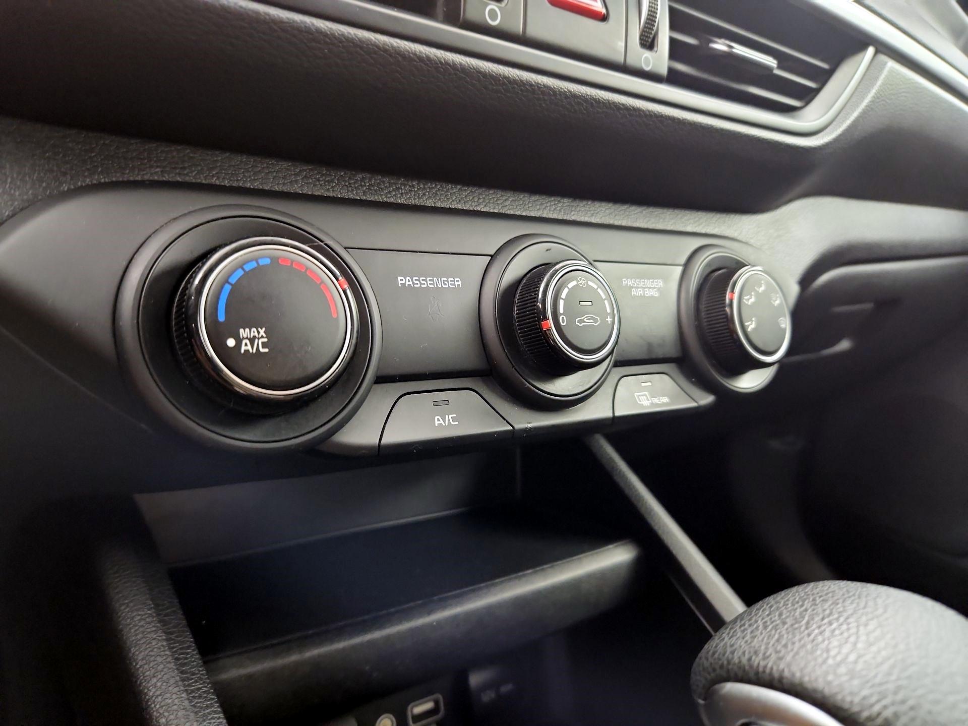 Thumbnail: 2021 Kia Forte - 16