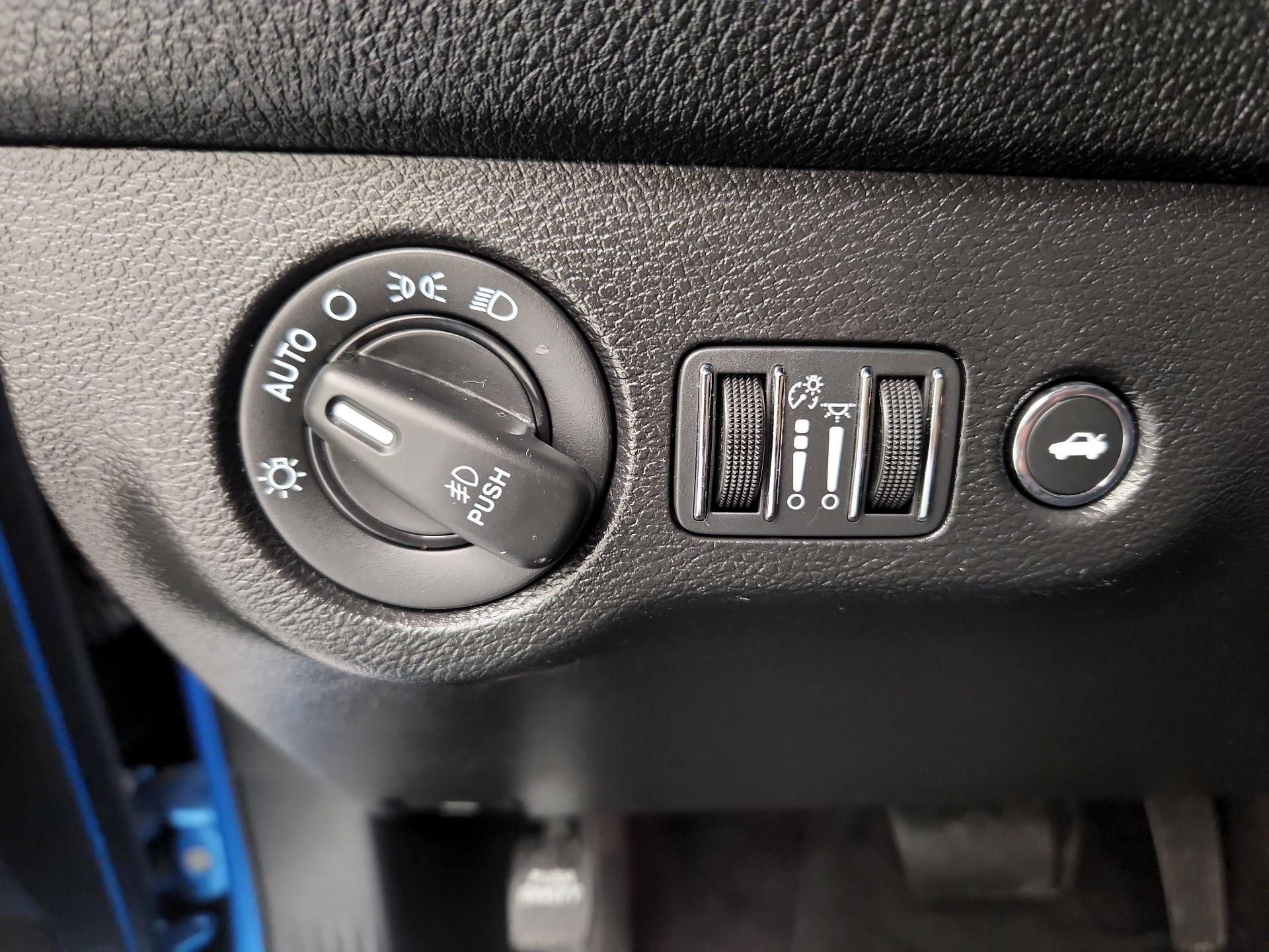 Thumbnail: 2019 Dodge Challenger - 13