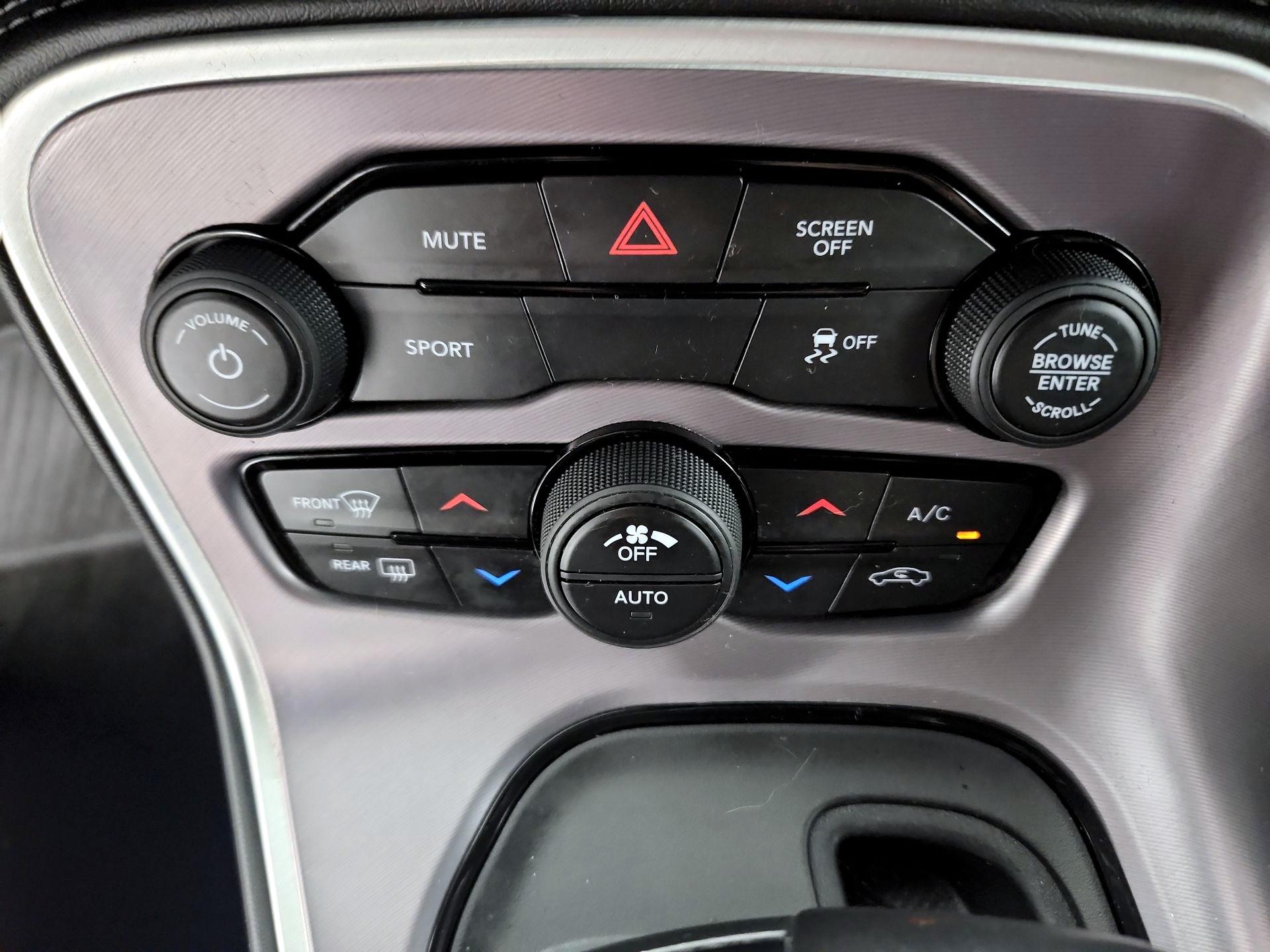 Thumbnail: 2019 Dodge Challenger - 16