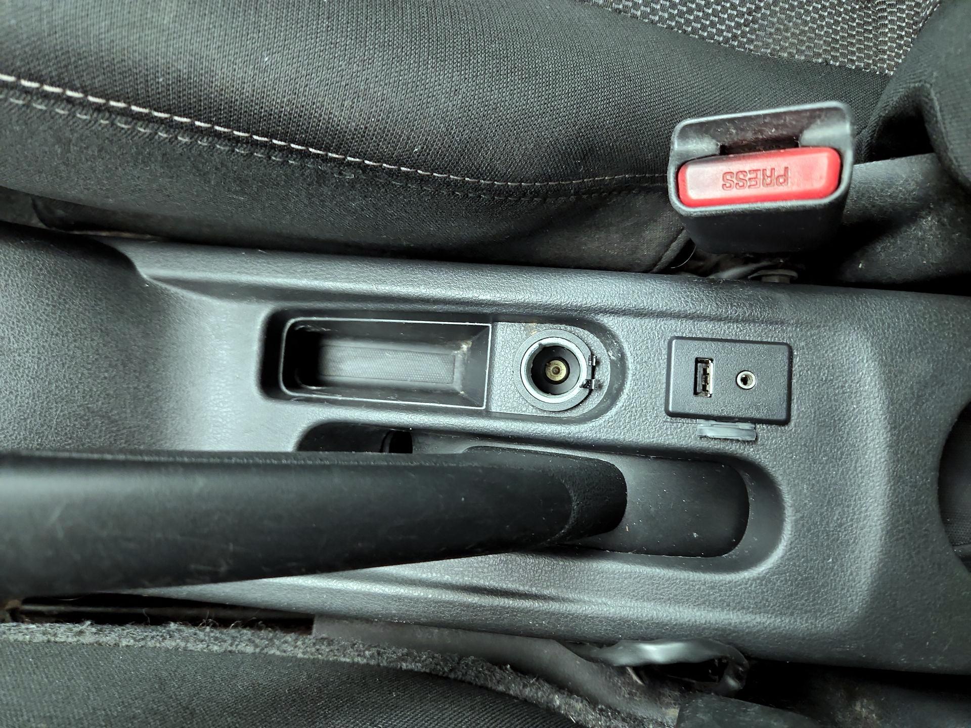 Thumbnail: 2015 Nissan Versa - 17