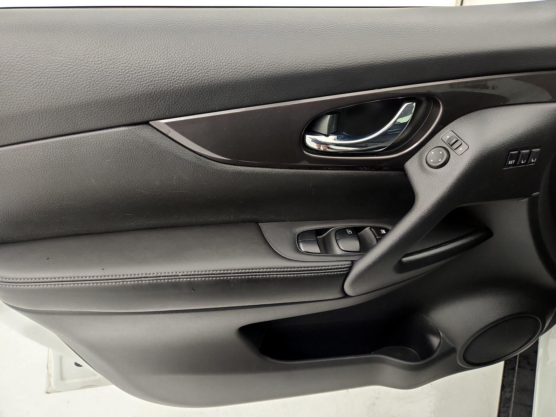 Thumbnail: 2019 Nissan Rogue - 12