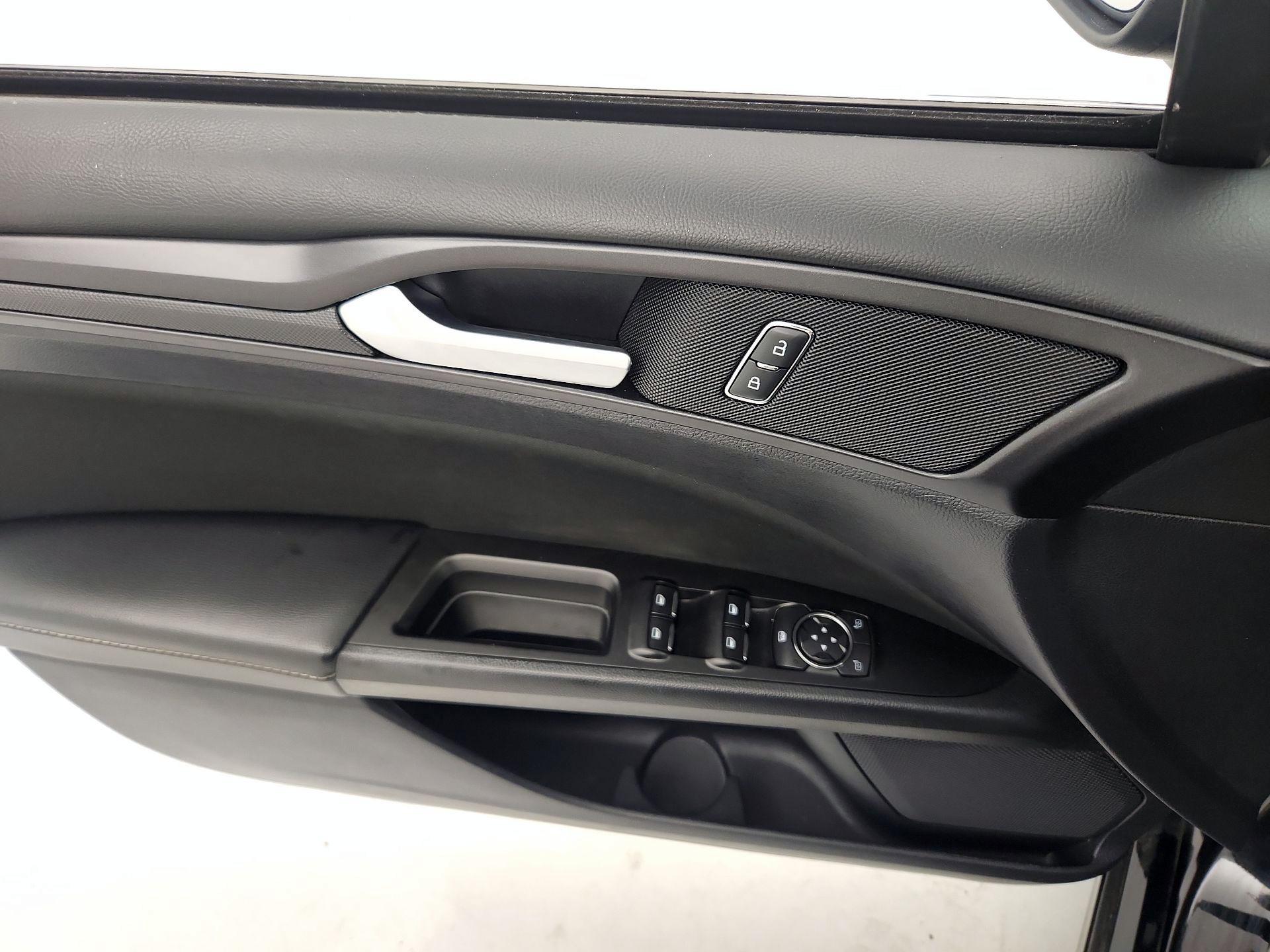 Thumbnail: 2018 Ford Fusion - 12