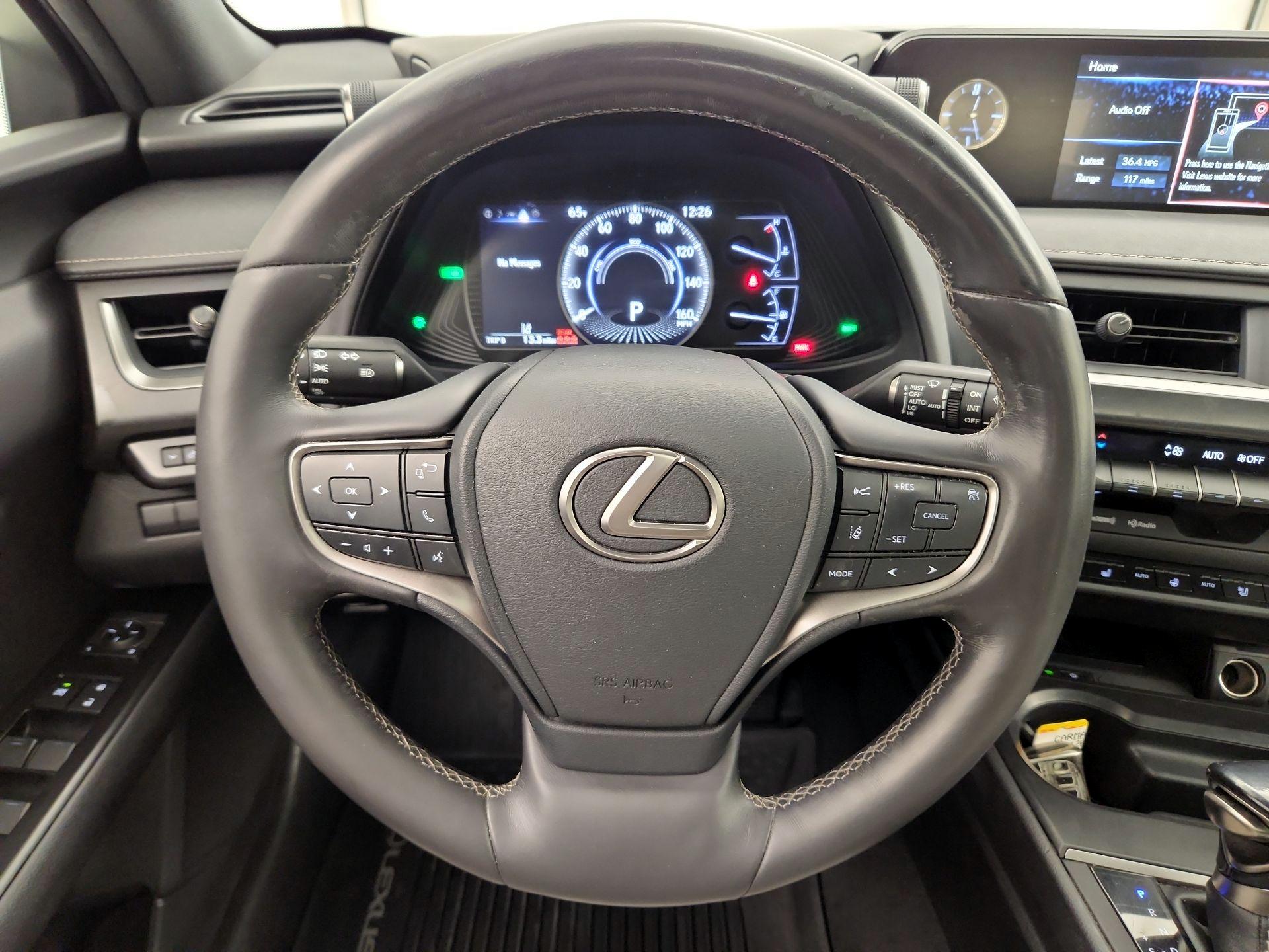 Thumbnail: 2020 Lexus UX - 10