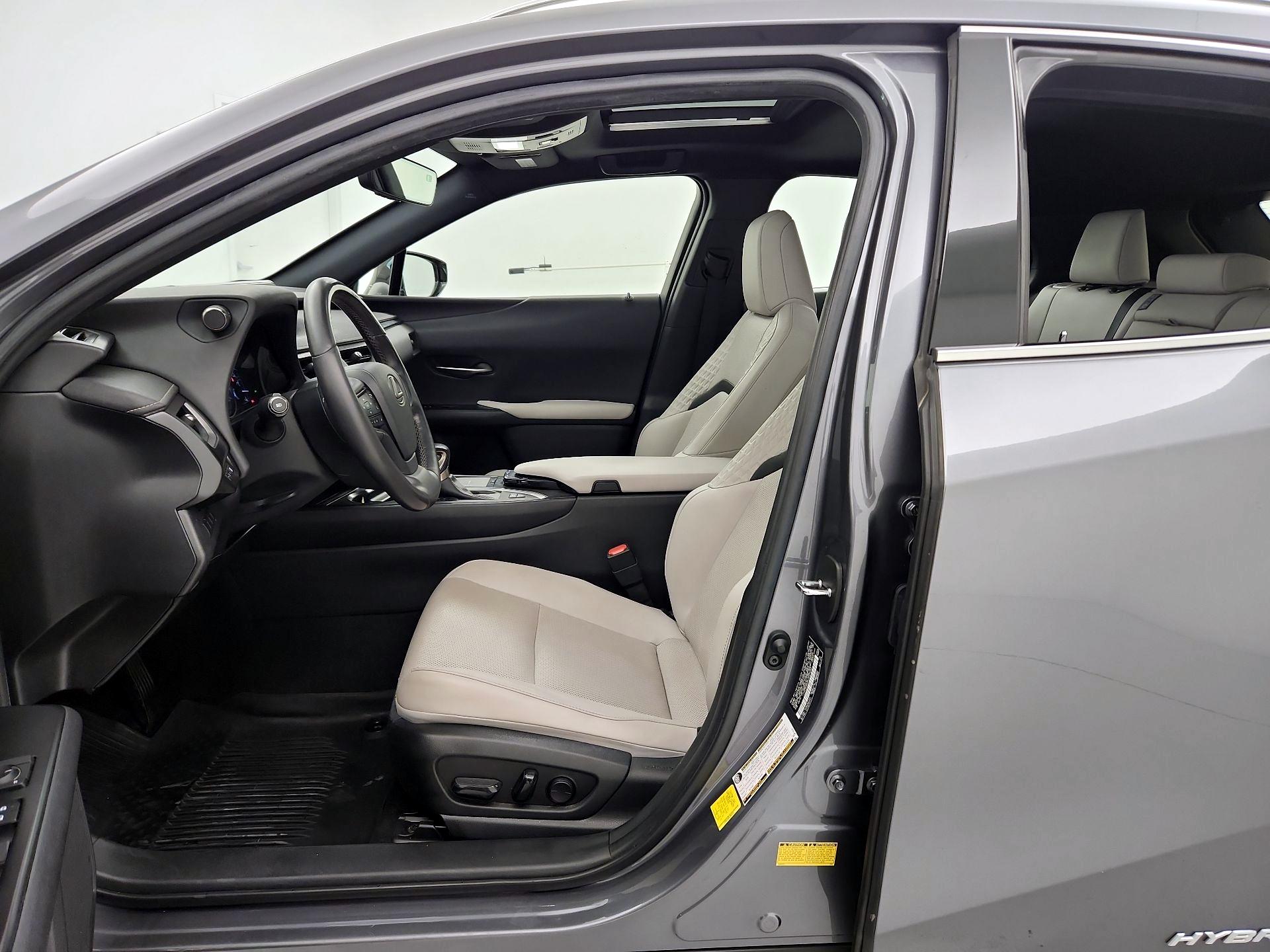 Thumbnail: 2020 Lexus UX - 11