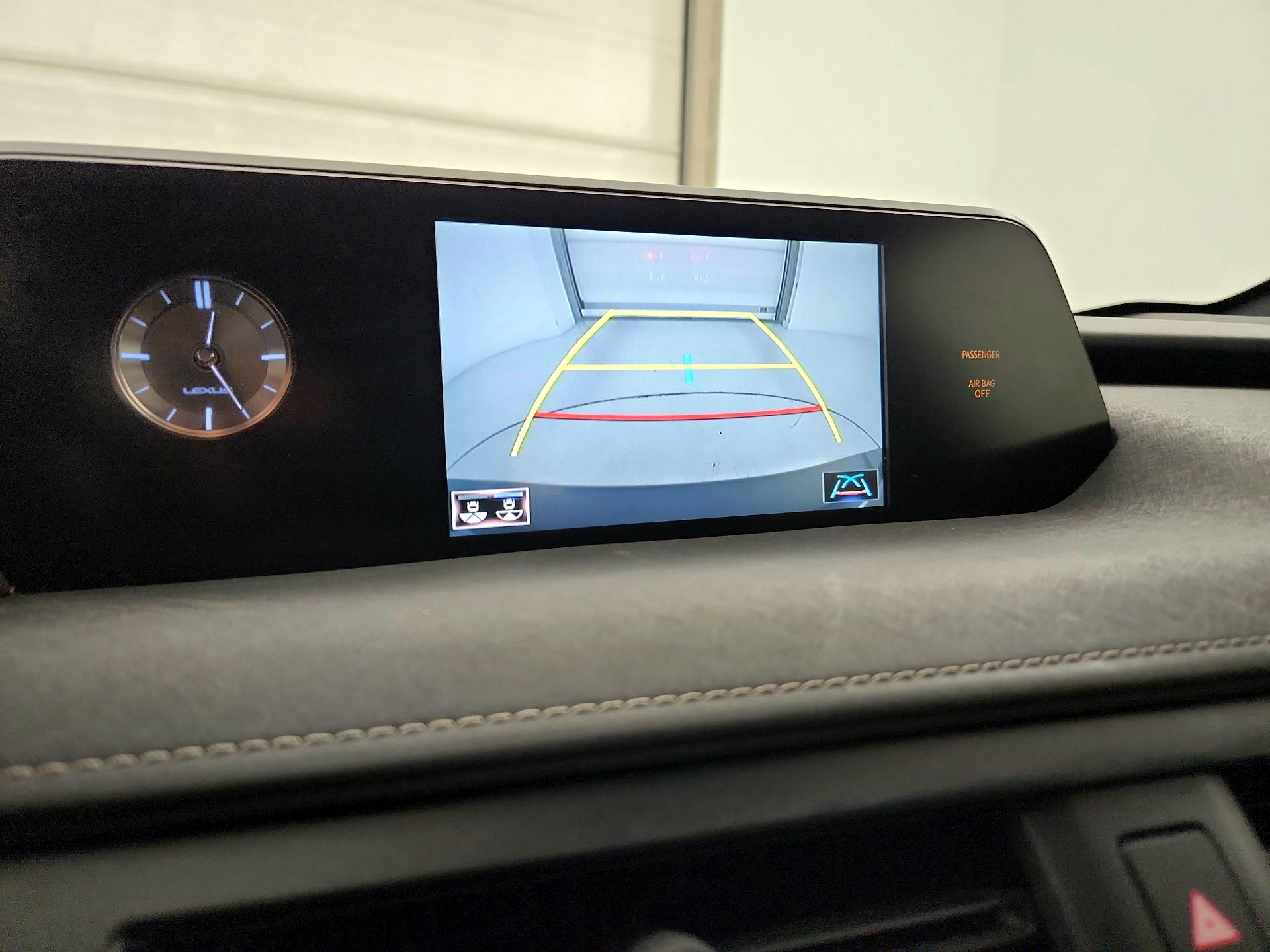 Thumbnail: 2020 Lexus UX - 14