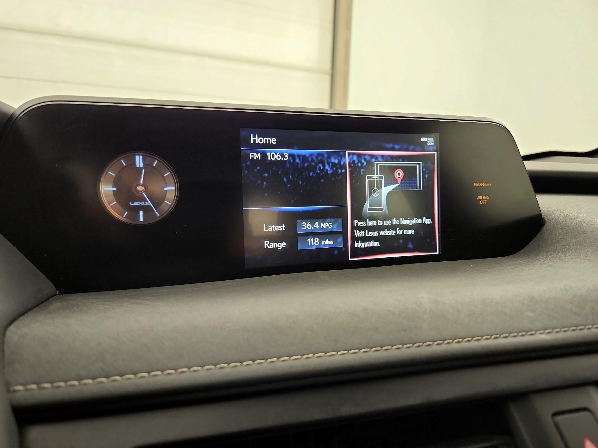 Thumbnail: 2020 Lexus UX - 15