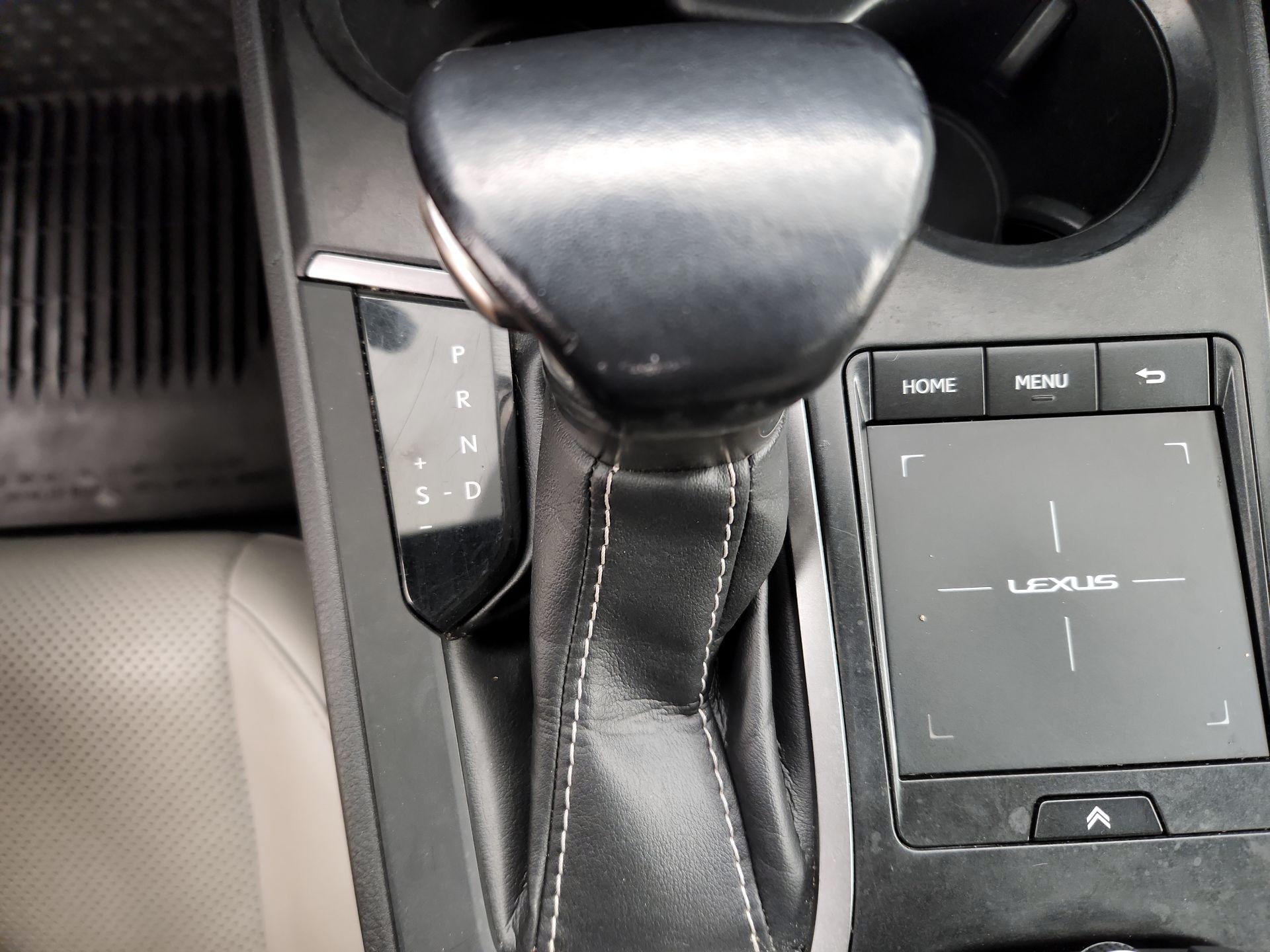 Thumbnail: 2020 Lexus UX - 17